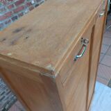 Curtain-top filing cabinet