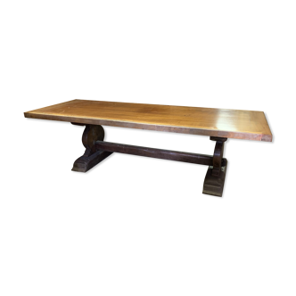 Monastére table
