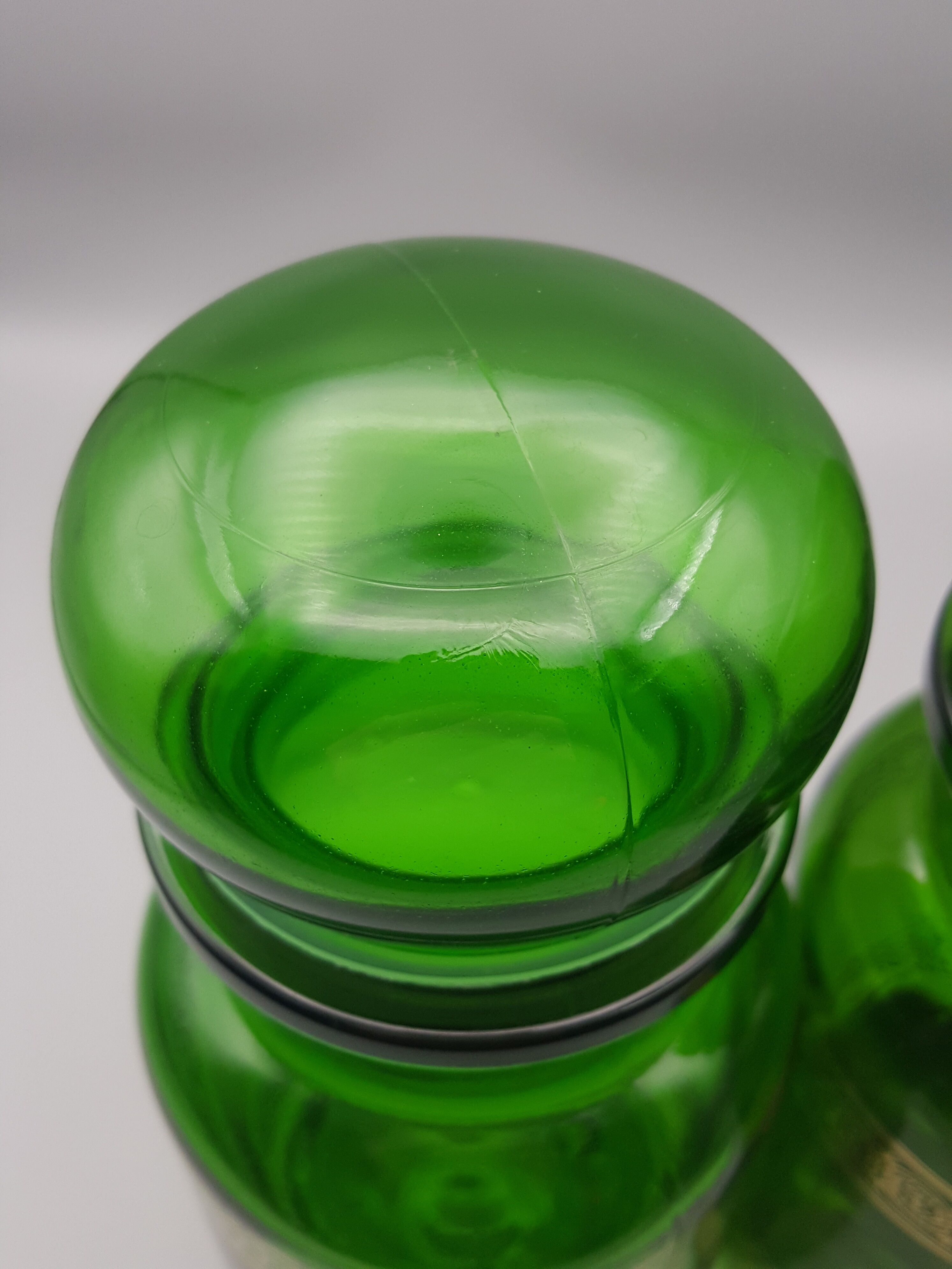 Pots en verre container made in belgium verts avec liseret doré