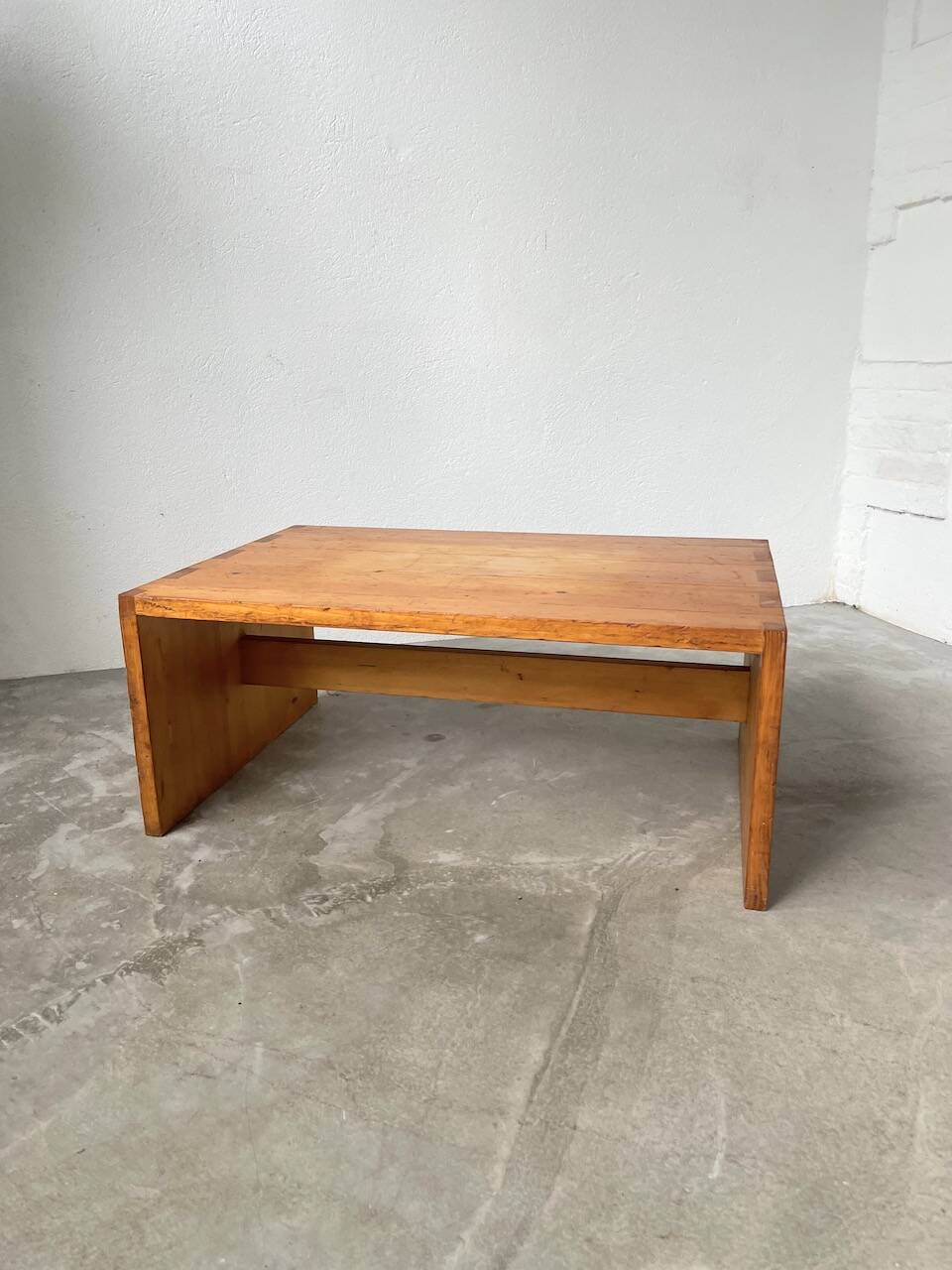 Maison Regain pine coffee table