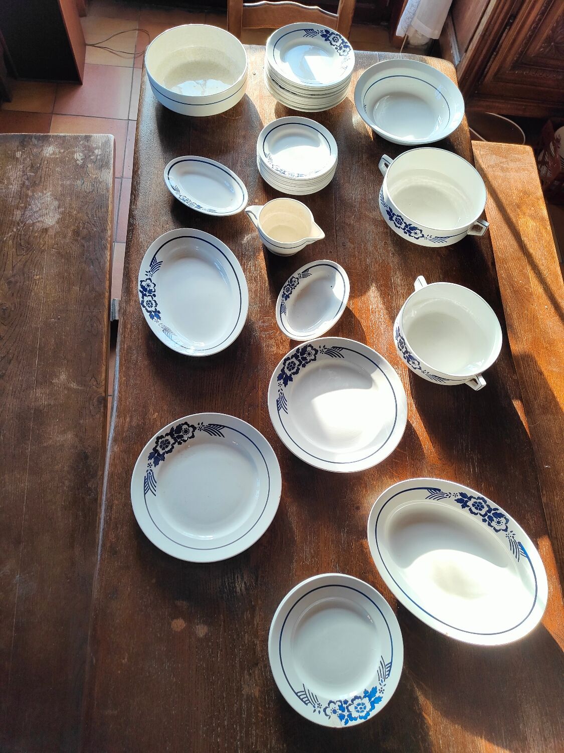 Service of 34 Pieces Wolves Mill and Orchies Hamage France 50s-60s