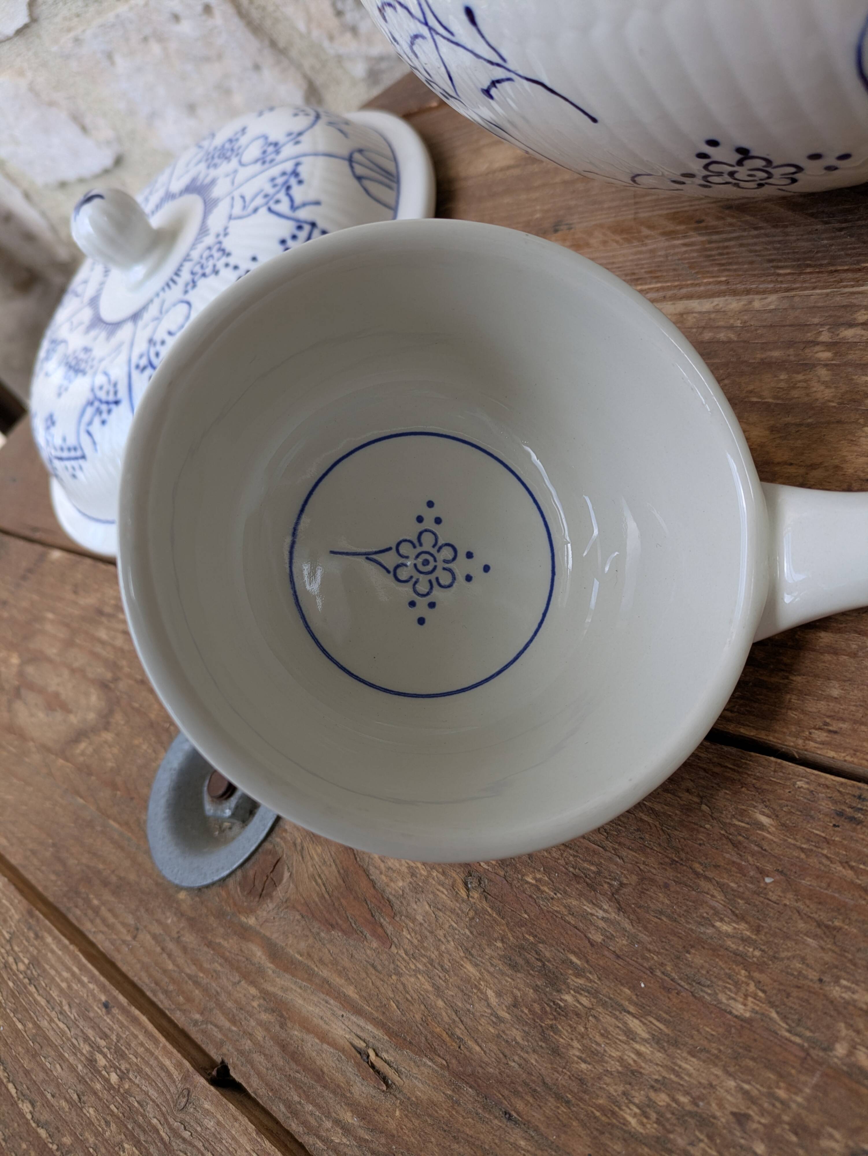 Soup tureen with lid and ladle Boch la Louvière model Copenhagen