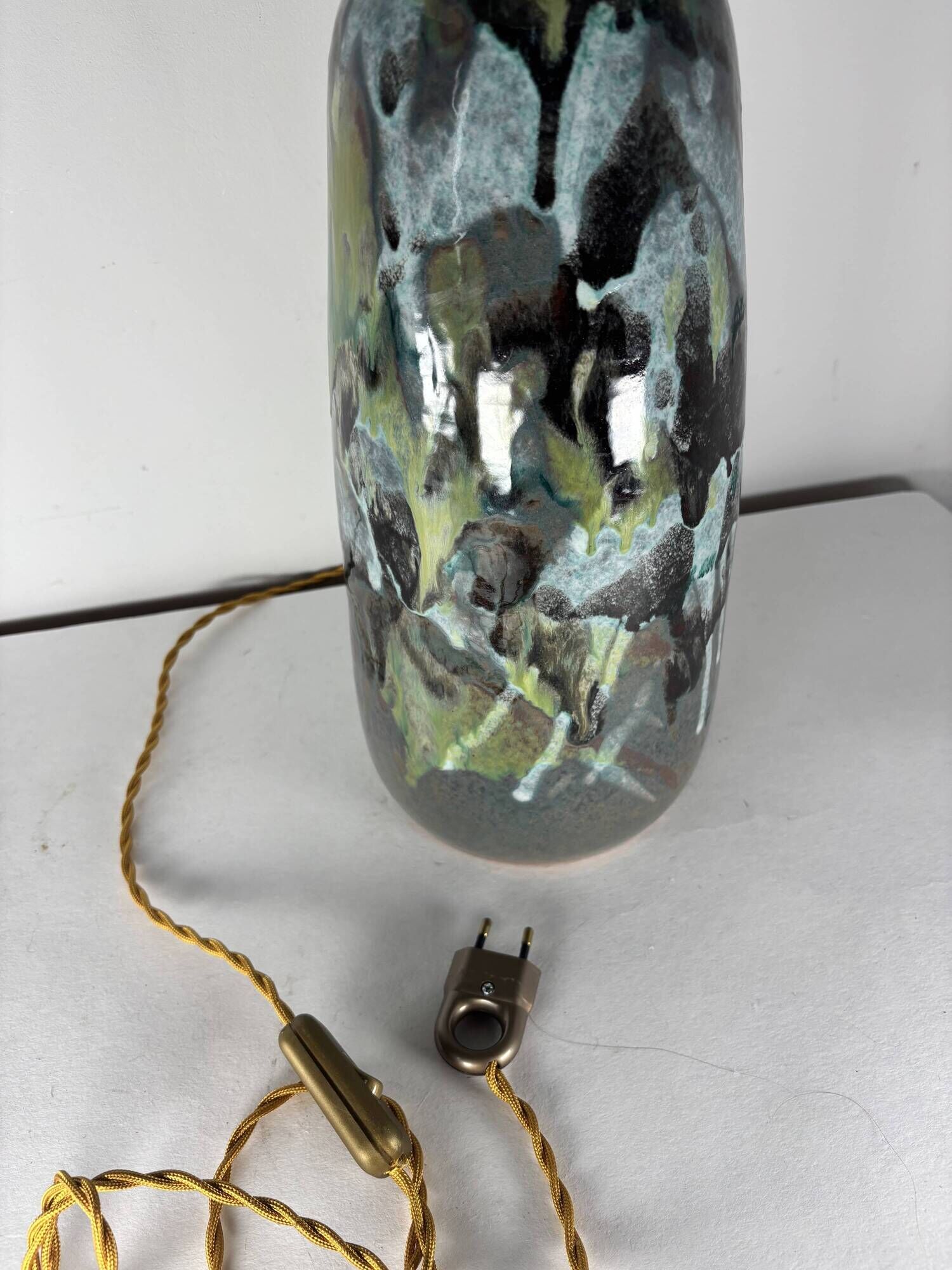 Sculptural lamp in glazed ceramic, Scandinavian style, 1970s.