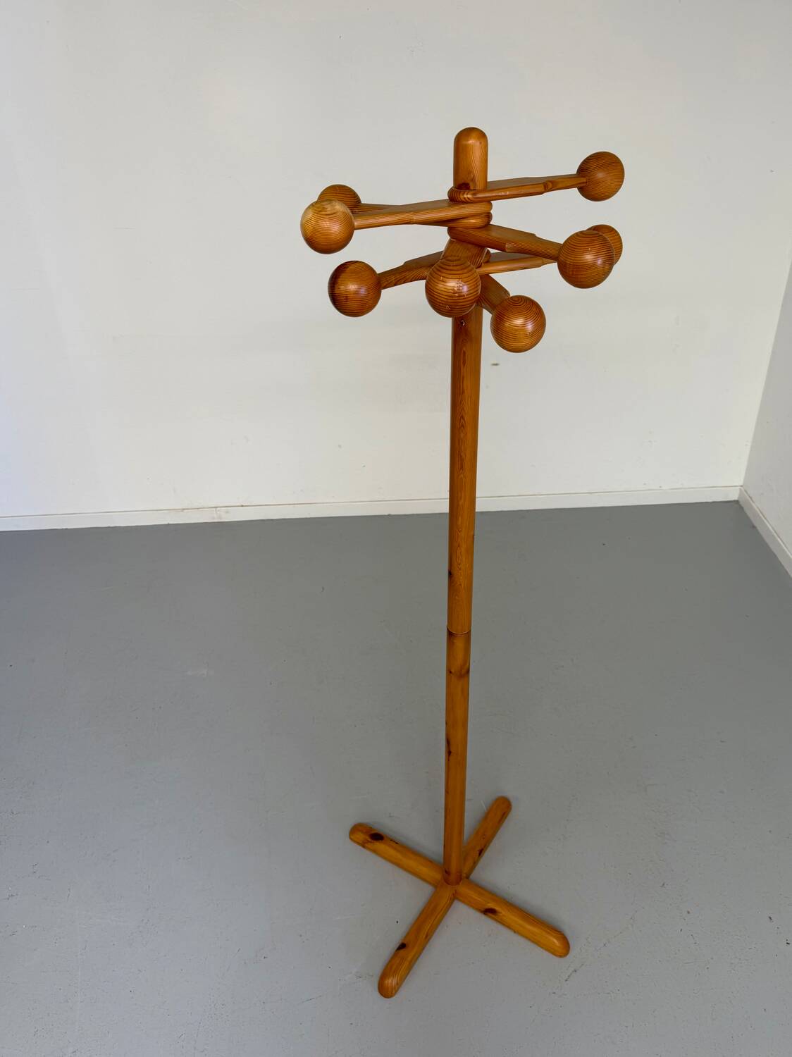 Vintage solid pine coat rack designed by Reiner Daumiller from the 1970s.