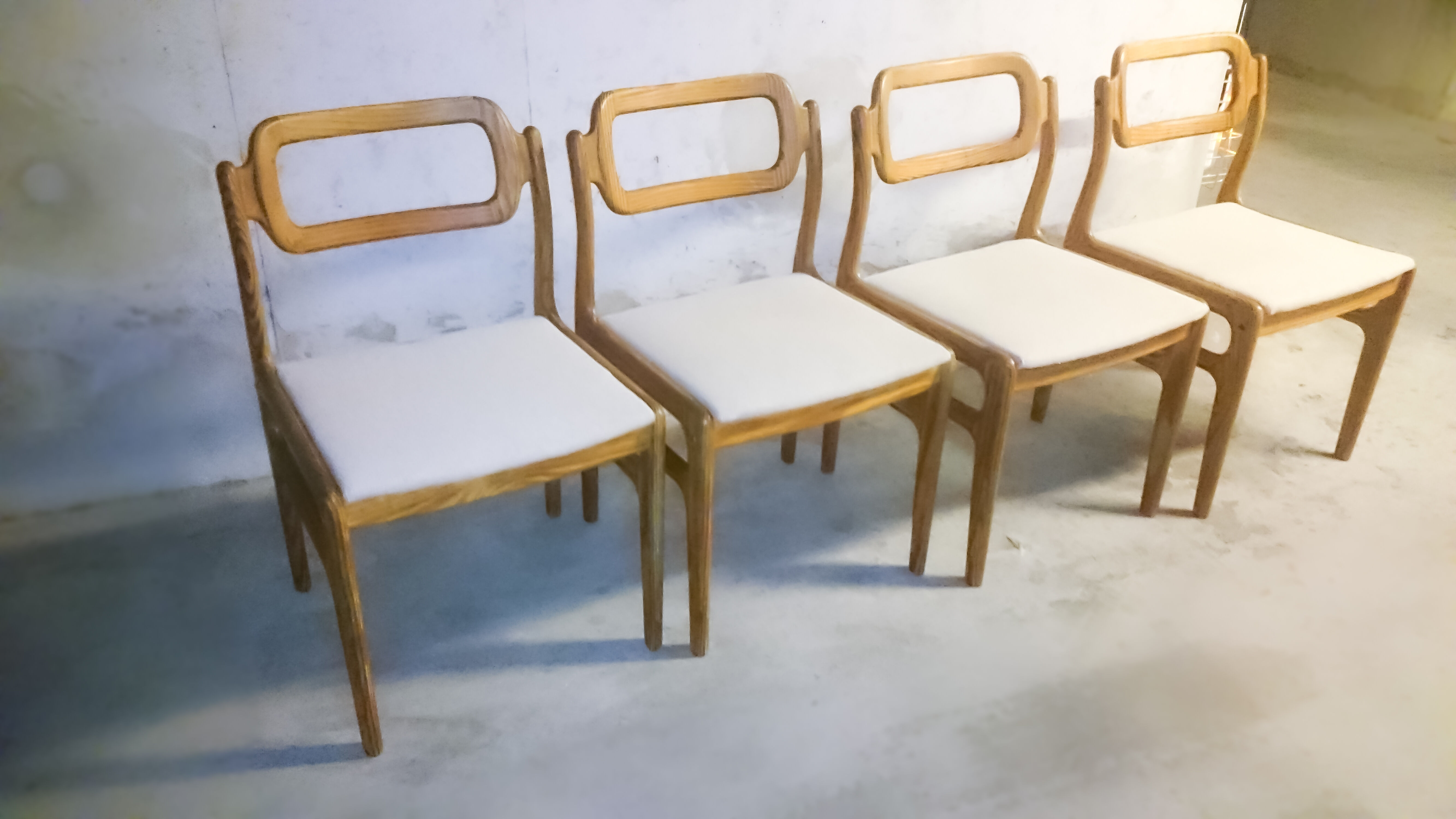 4 chairs by Johannes Andersen for Uldum Møbelfabrik, in pine, Scandinavian design, Denmark 1960's