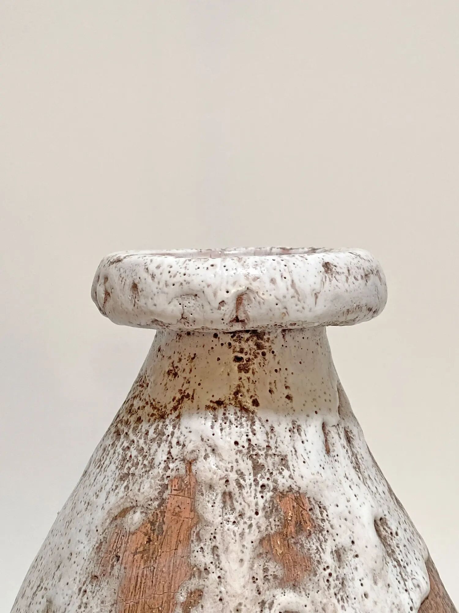 Large pear-shaped vase
