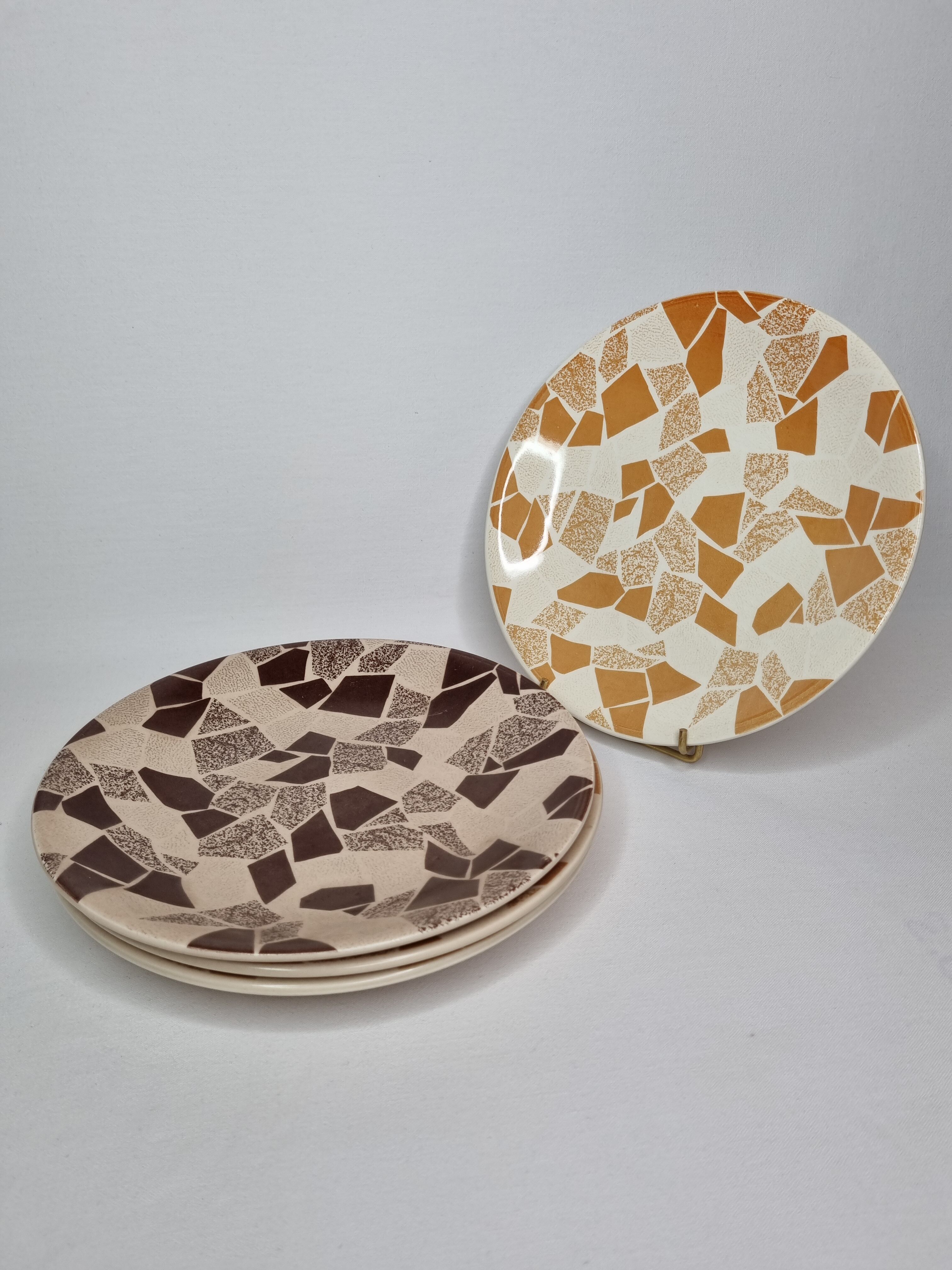 Set of four Terrazzo plates matched with gien earthenware, 22.5 cm