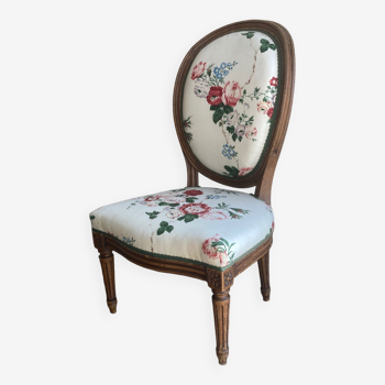 Chaise de nourrice médaillon Louis XVI 19e chintz Sanderson à fleurs