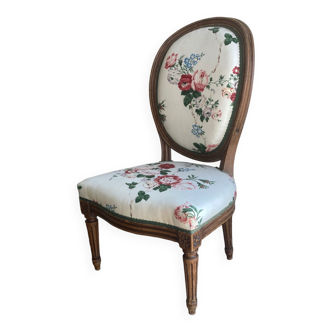 Chaise de nourrice médaillon Louis XVI 19e chintz Sanderson à fleurs