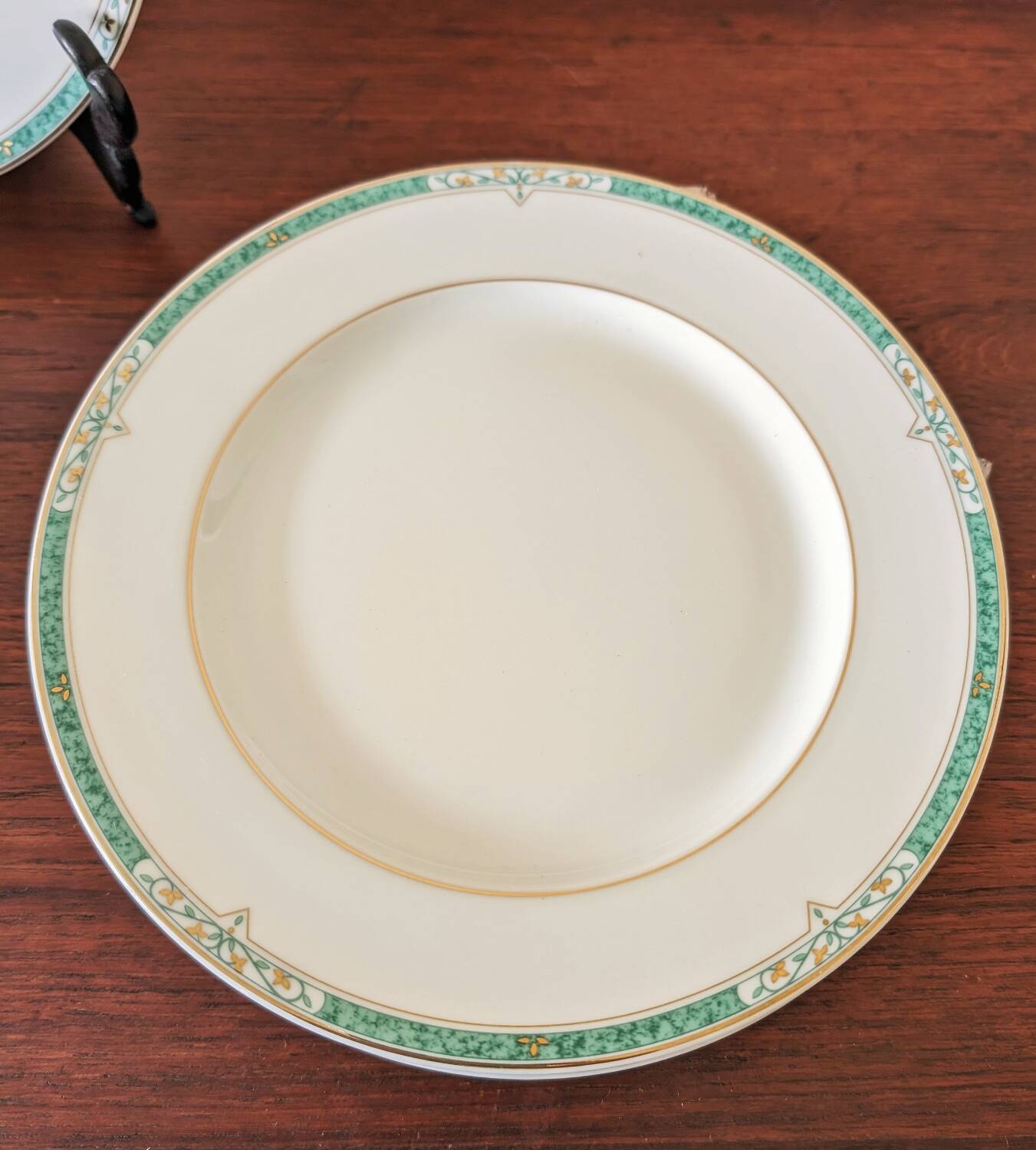 12 assiettes Guy Degrenne