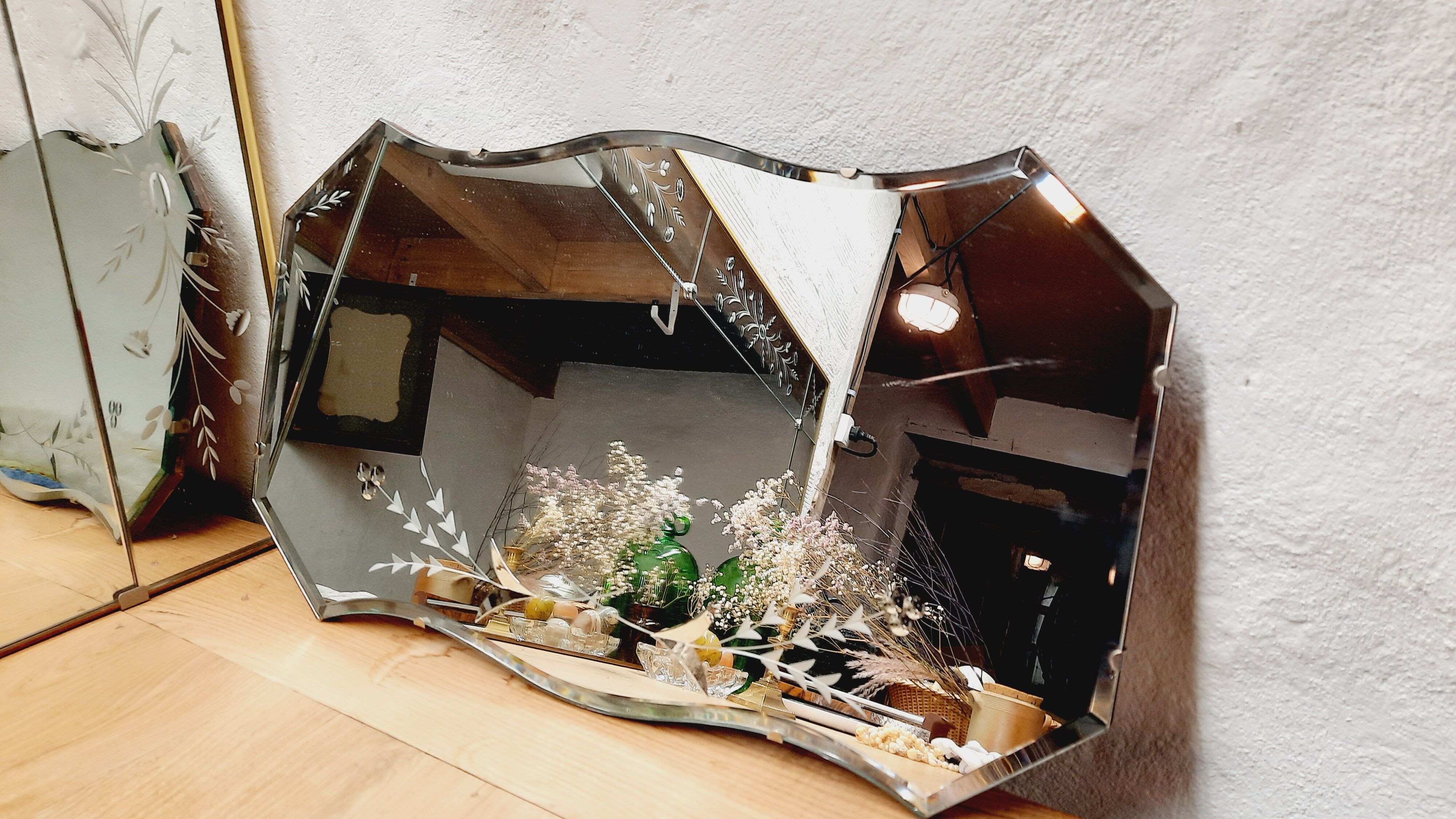 Beveled and chiseled art deco mirror