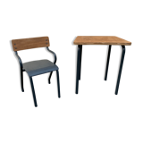 Bureau d'écolier avec son fauteuil