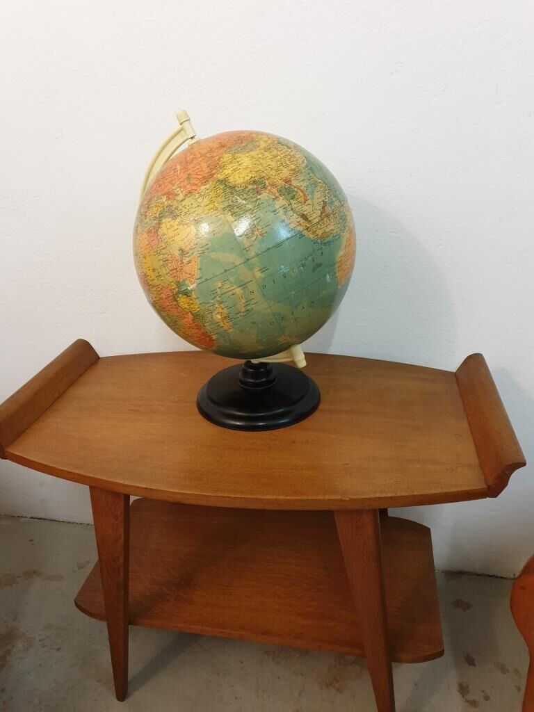 Globe 1960 by Raths