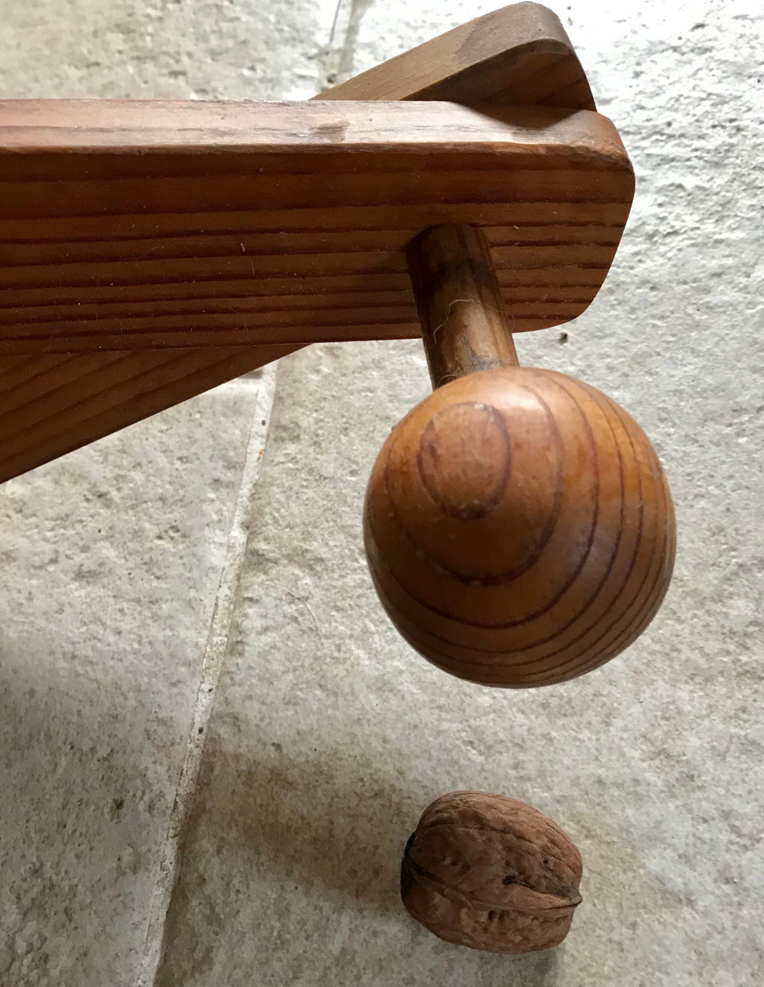 80's wooden extendable patère