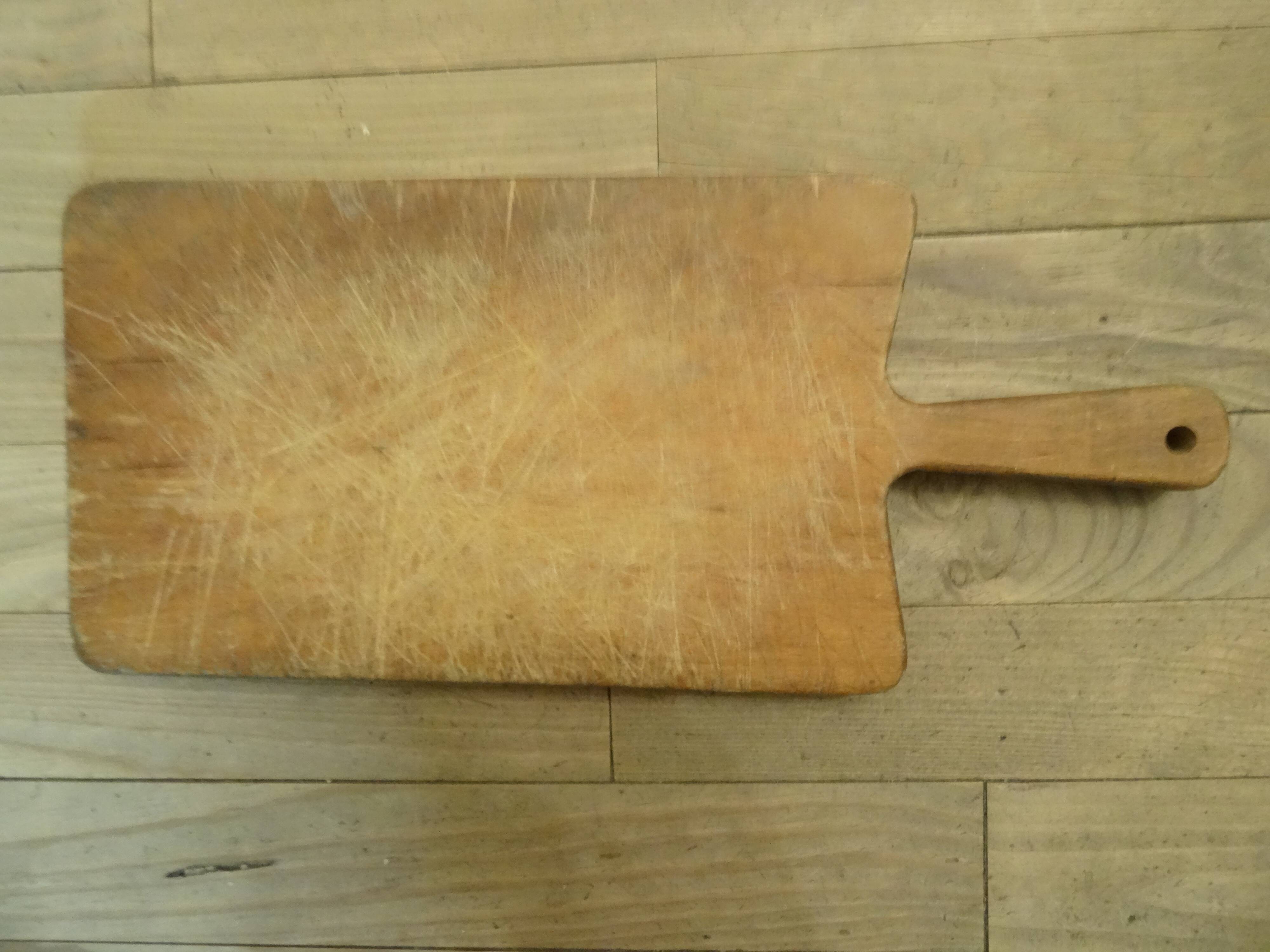 Wooden cutting board