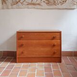 Danish teak chest of drawers from the 1960s.