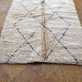 Beni Ouarain Moroccan Berber rug with black diamonds New 210 x 140 cm