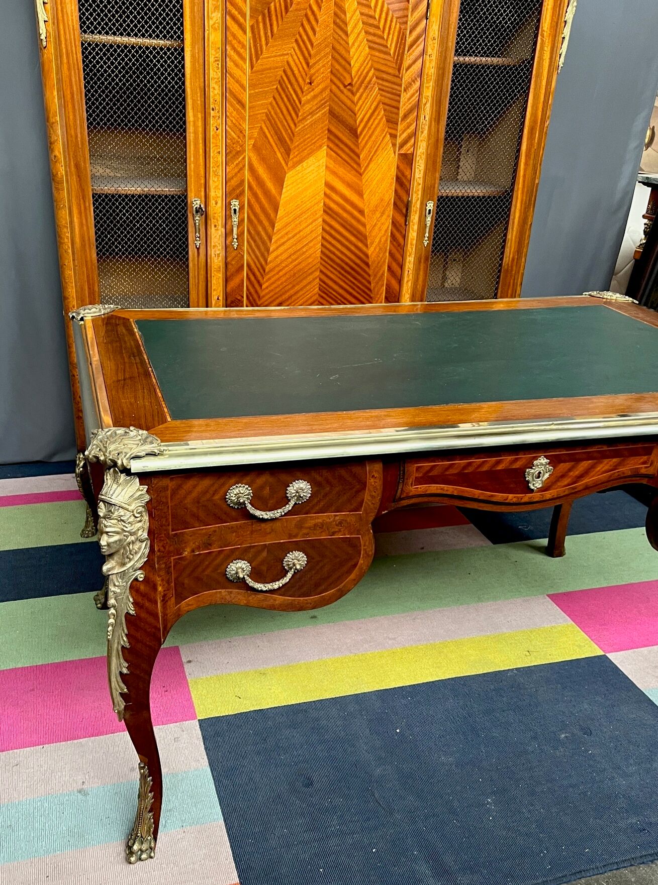 Bureau de style français Régence