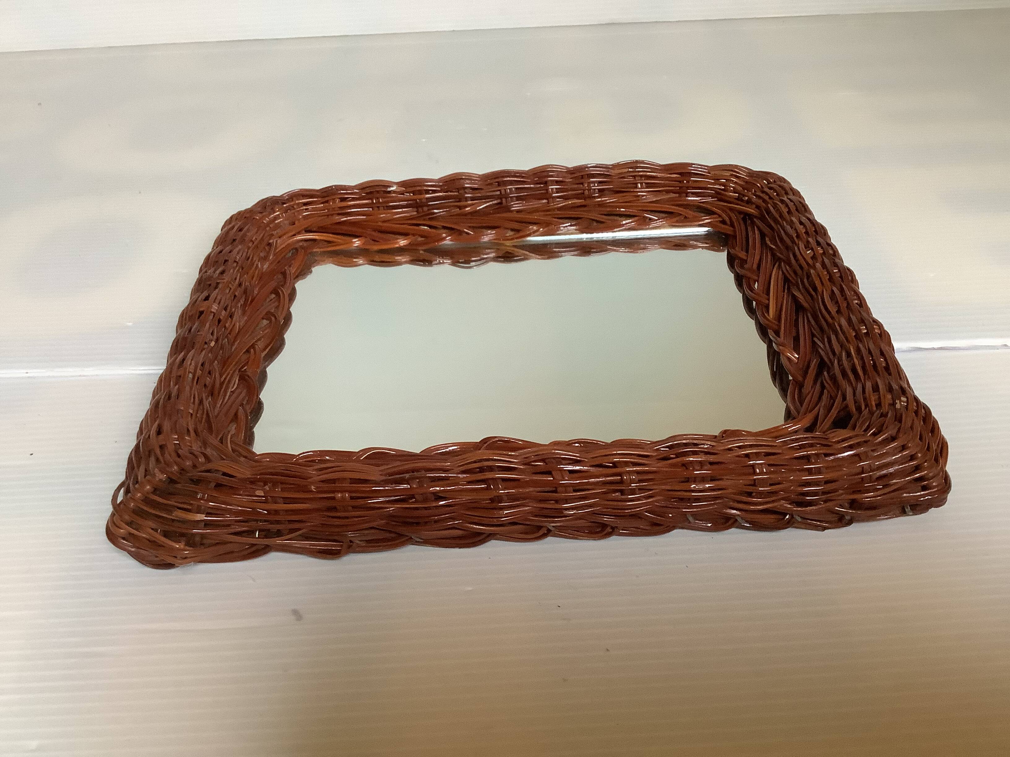 Miroir rectangulaire en osier verni