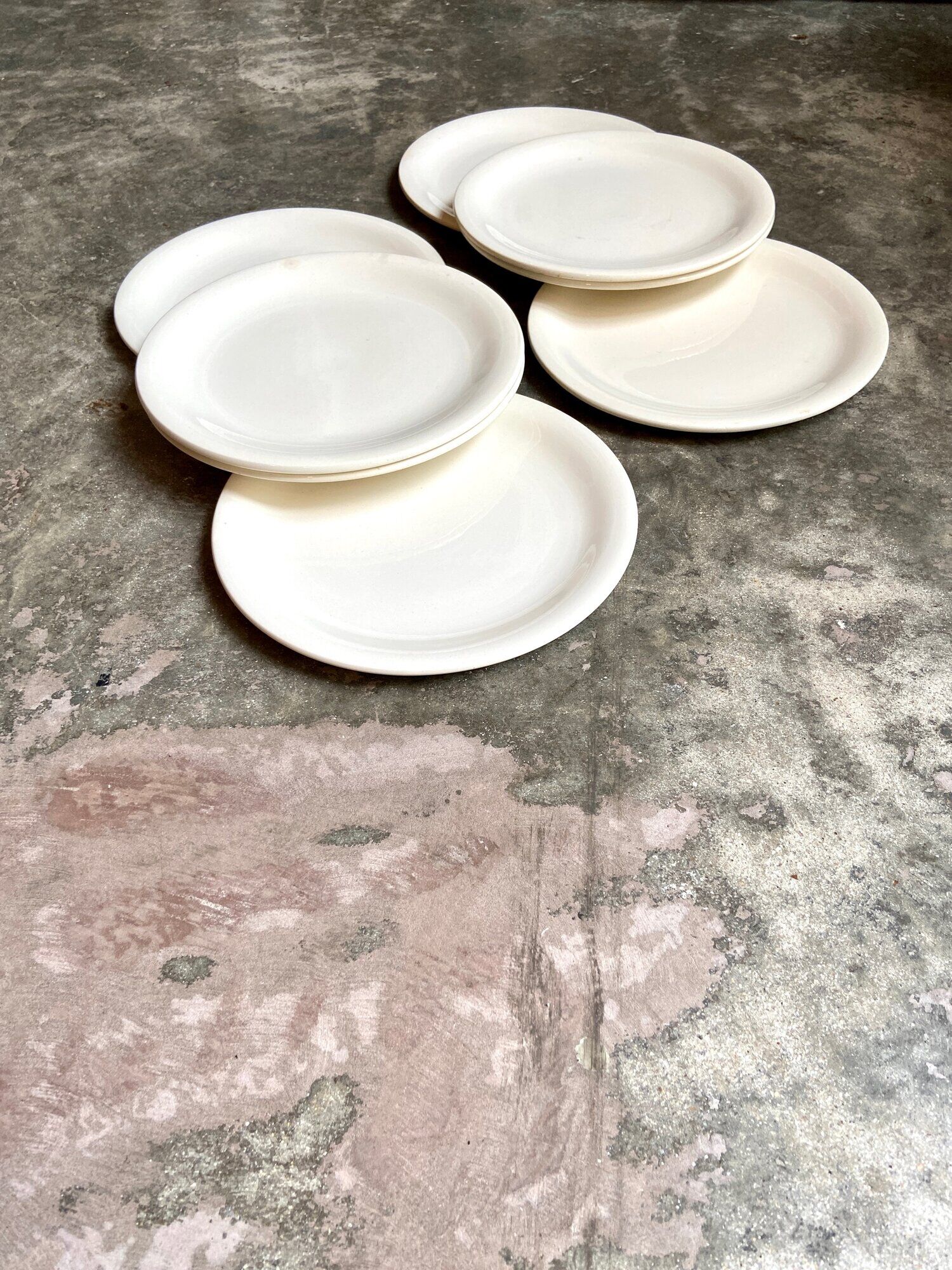 8 flat plates Sarreguemines in white earthenware