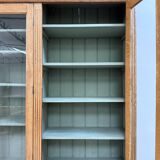 Large two-part display case (renovated)