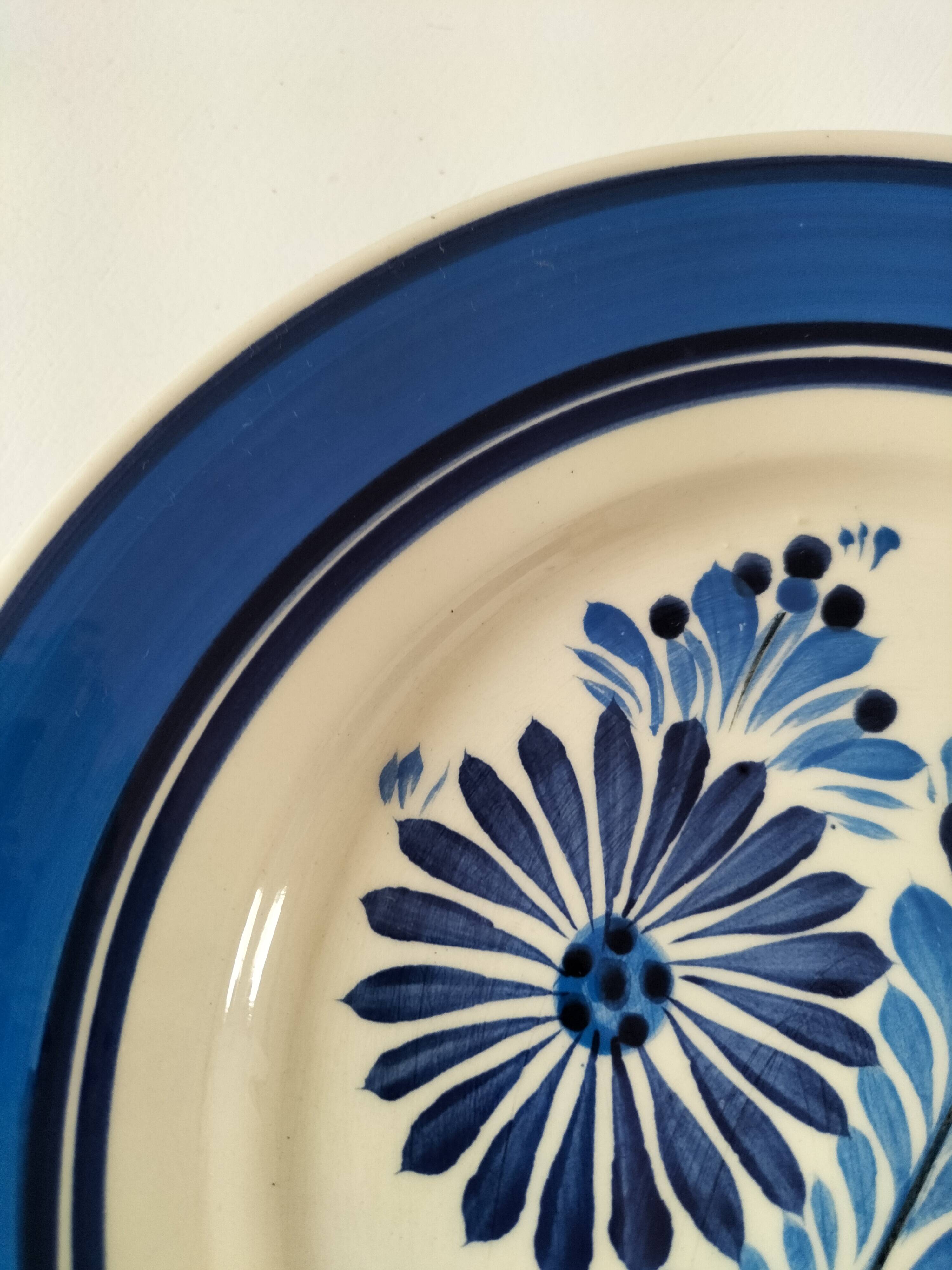 HB Quimper plate with floral decoration from the 60s-70s.