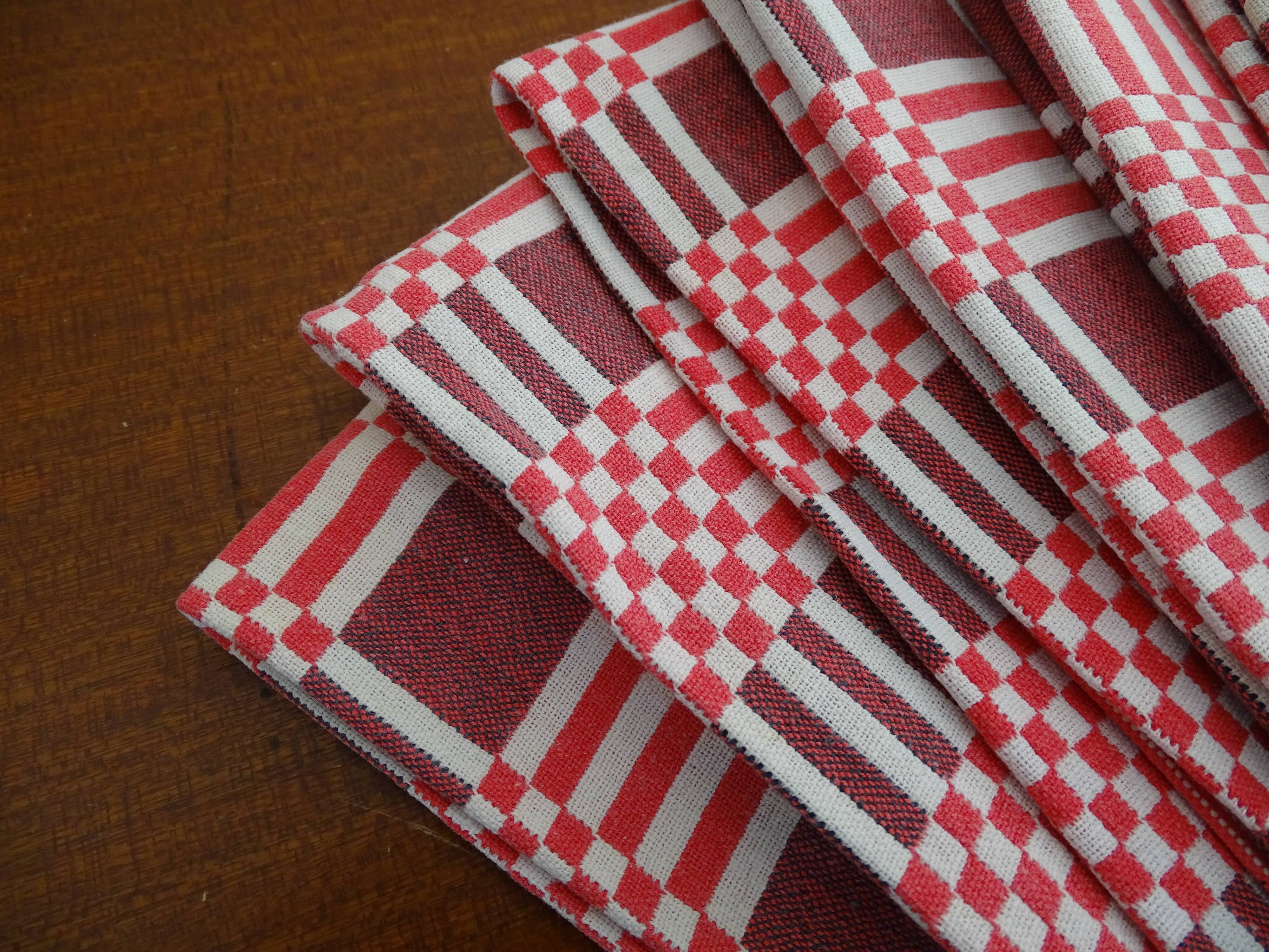 8 vintage napkins 47 x 47