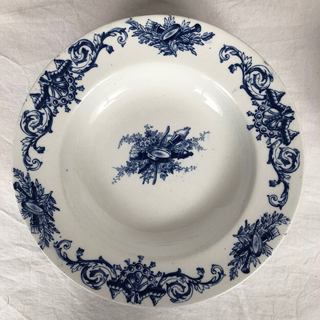 Lunéville Keller & Guérin, soup bowl and ten plates Maintenon