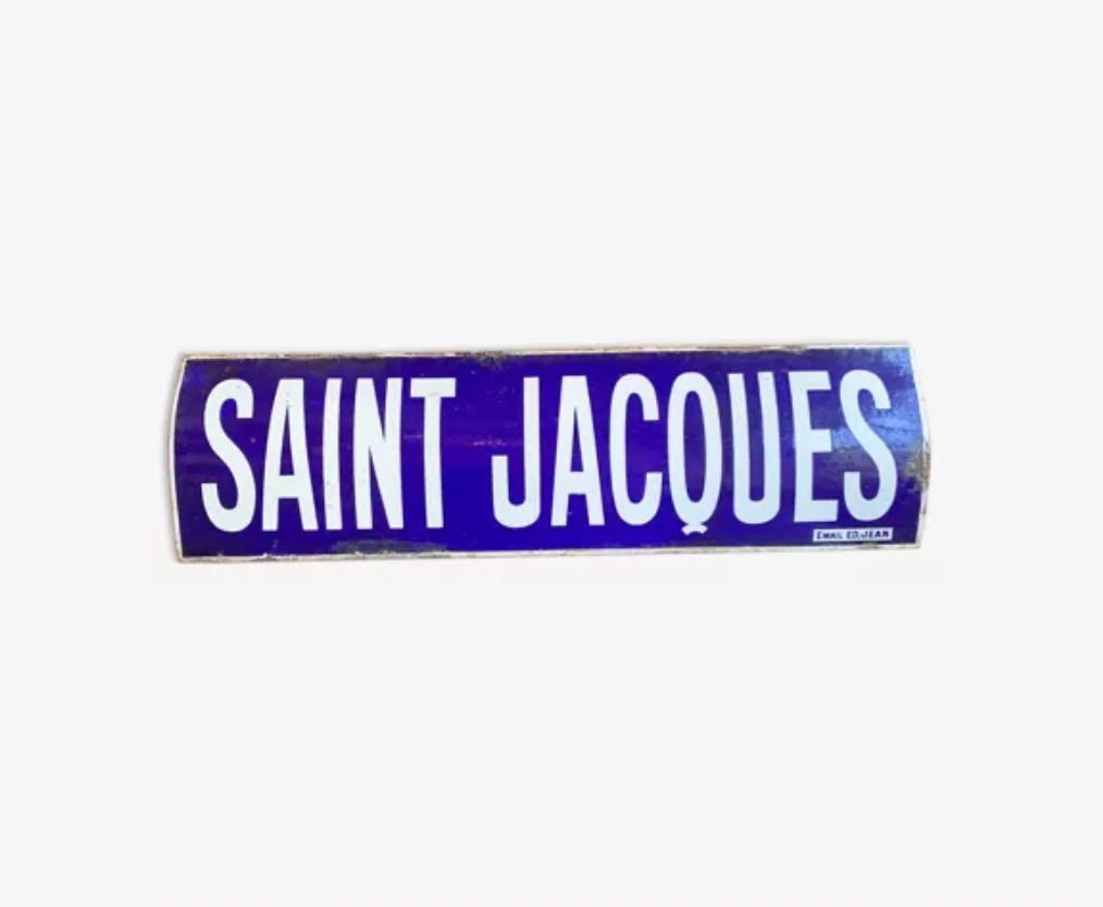 Scallop enamelled plate