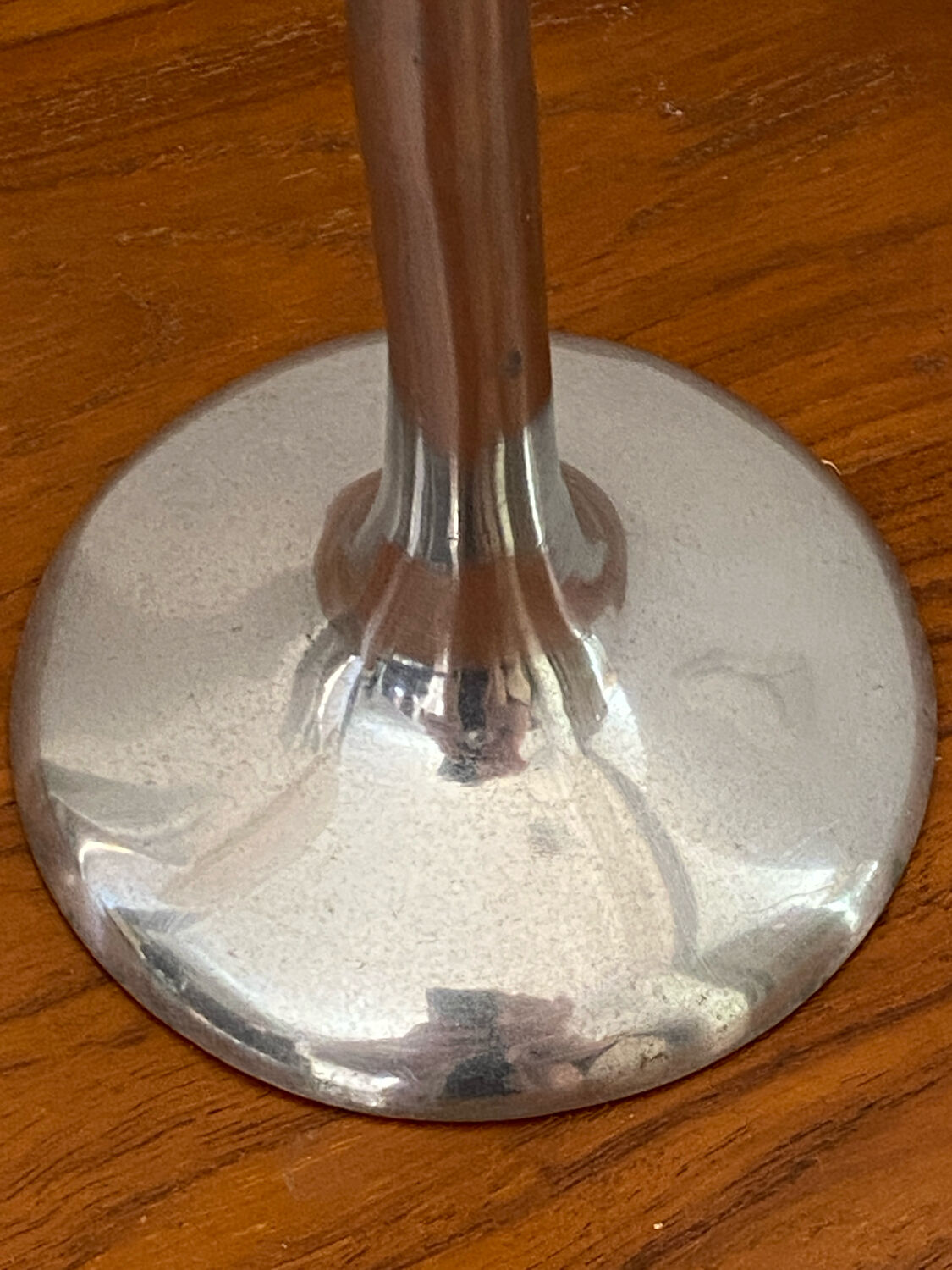 Organic-shaped cast aluminium candlestick