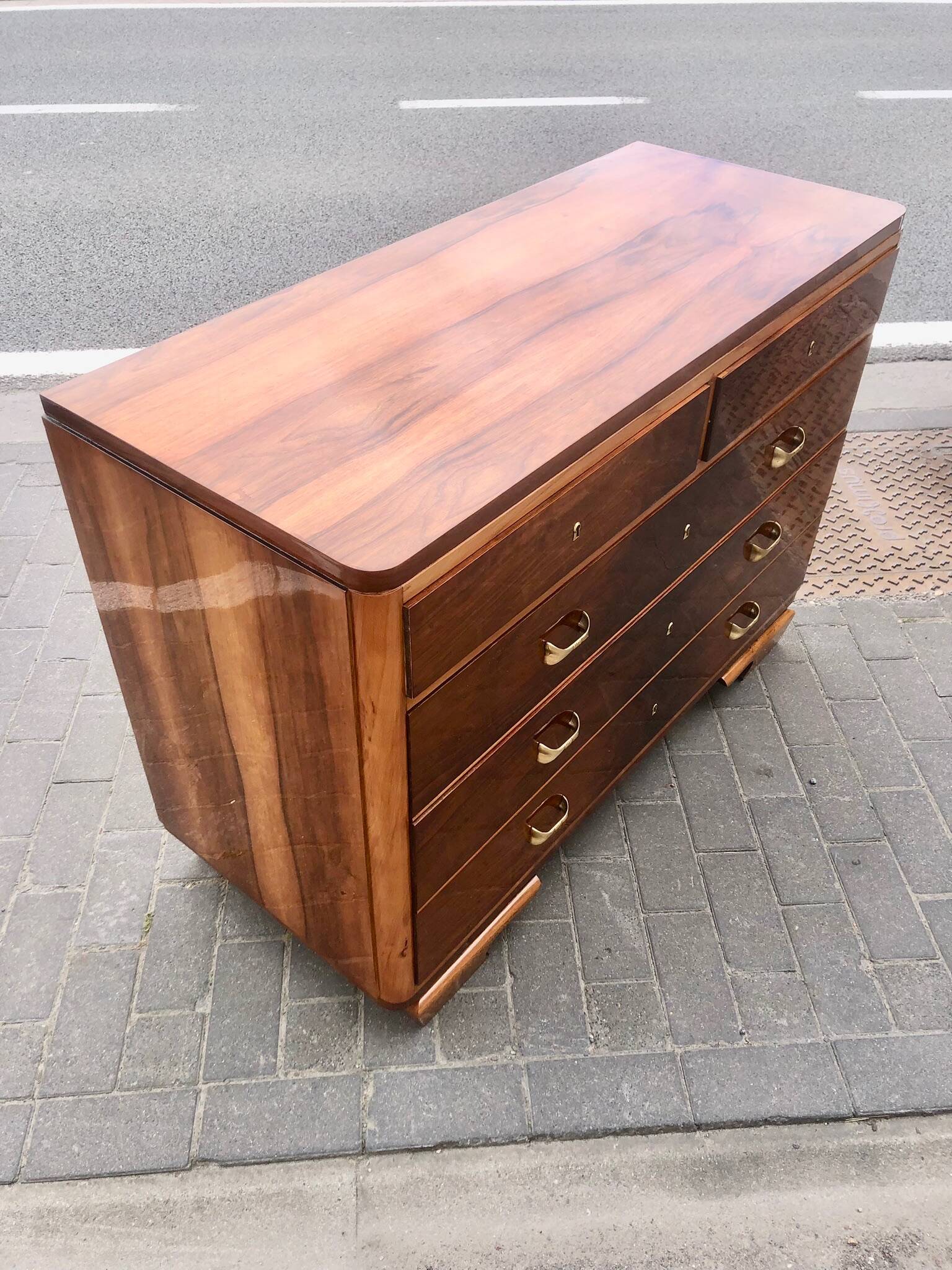 Art Deco chest of drawers