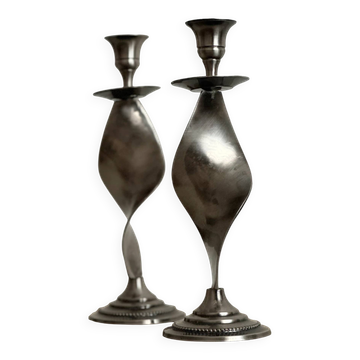 Pair of pewter candlesticks with twisted shaft on beaded base — second half of the 20th century