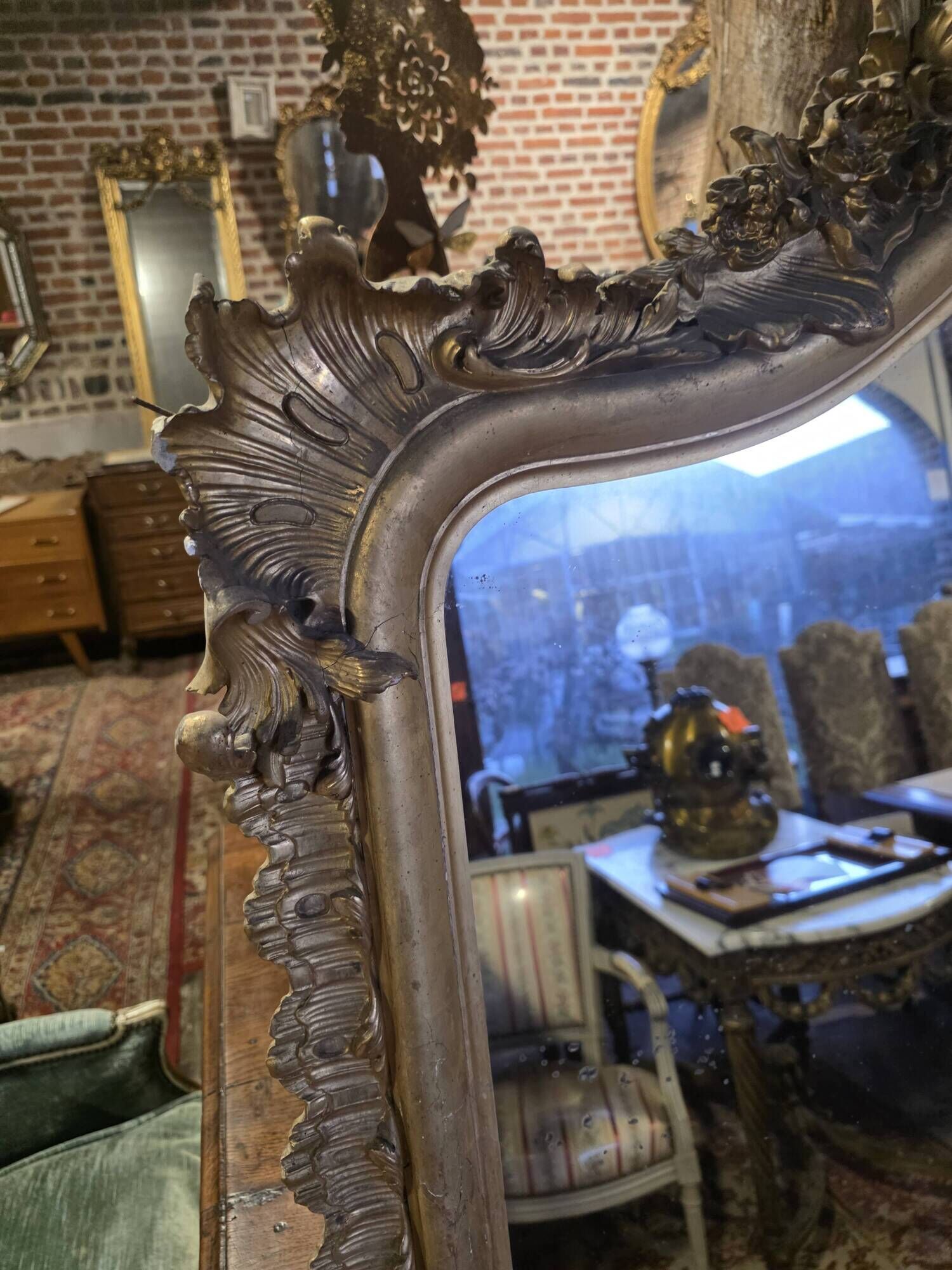 Miroir style Louis XV doré à la feuille d'or du XIXème, 181cm H