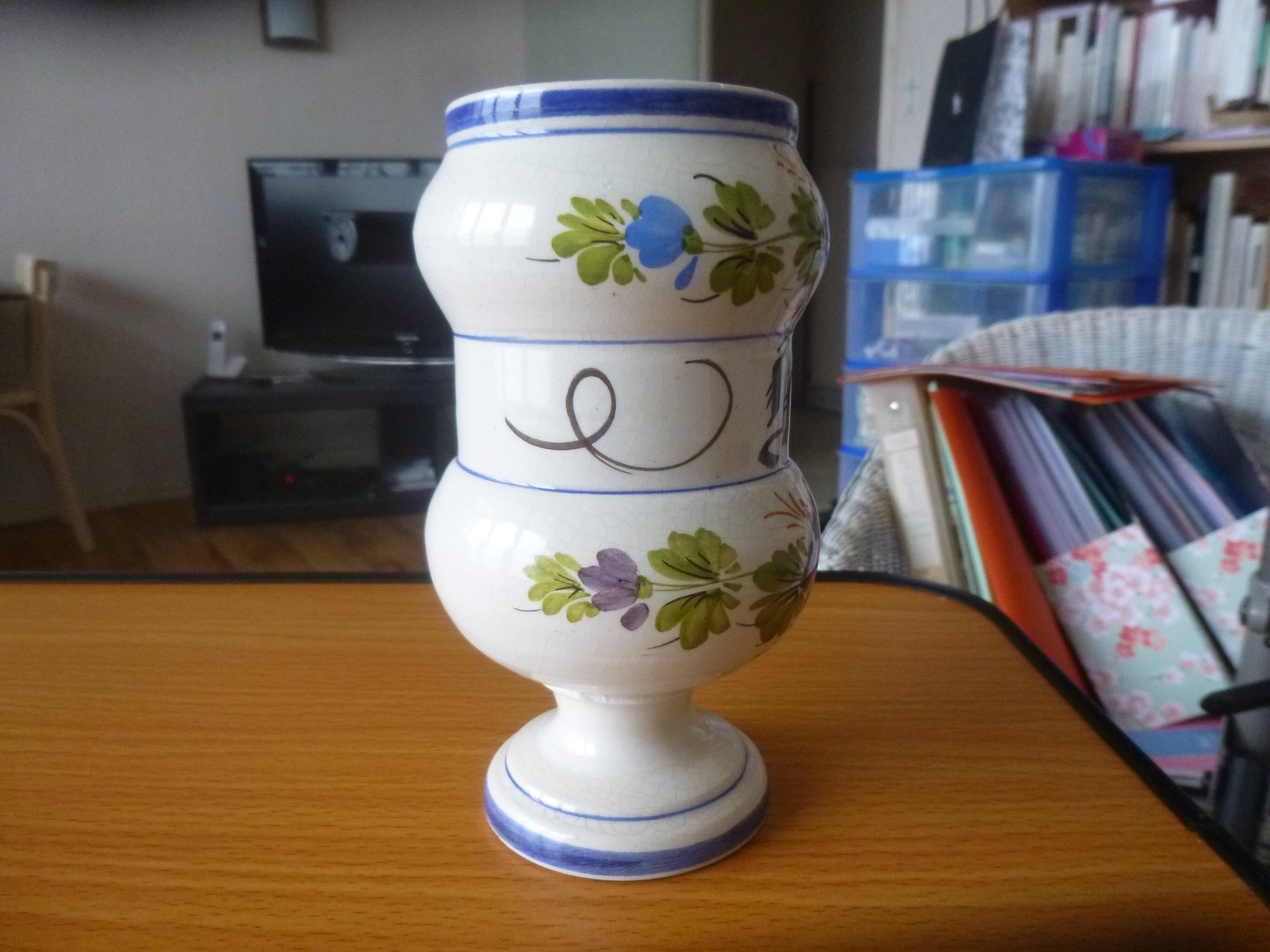 Ceramic apothecary pot bassano
