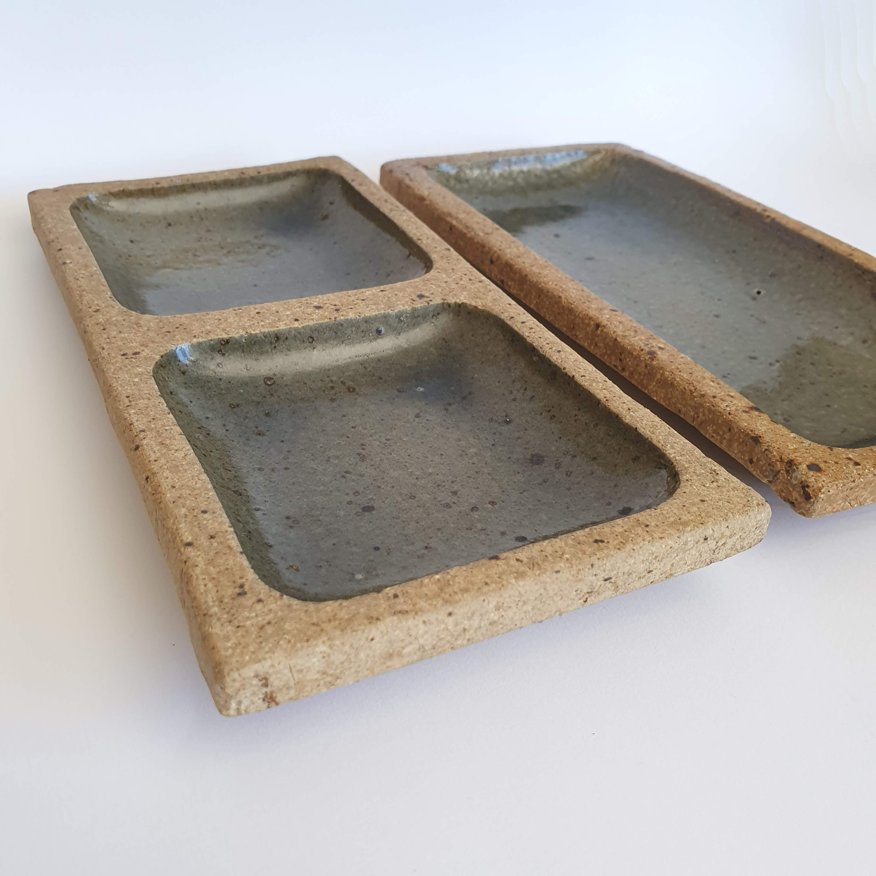 Duo de plats en grès de Pierre Digan à La Borne