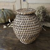 Old straw bourgne