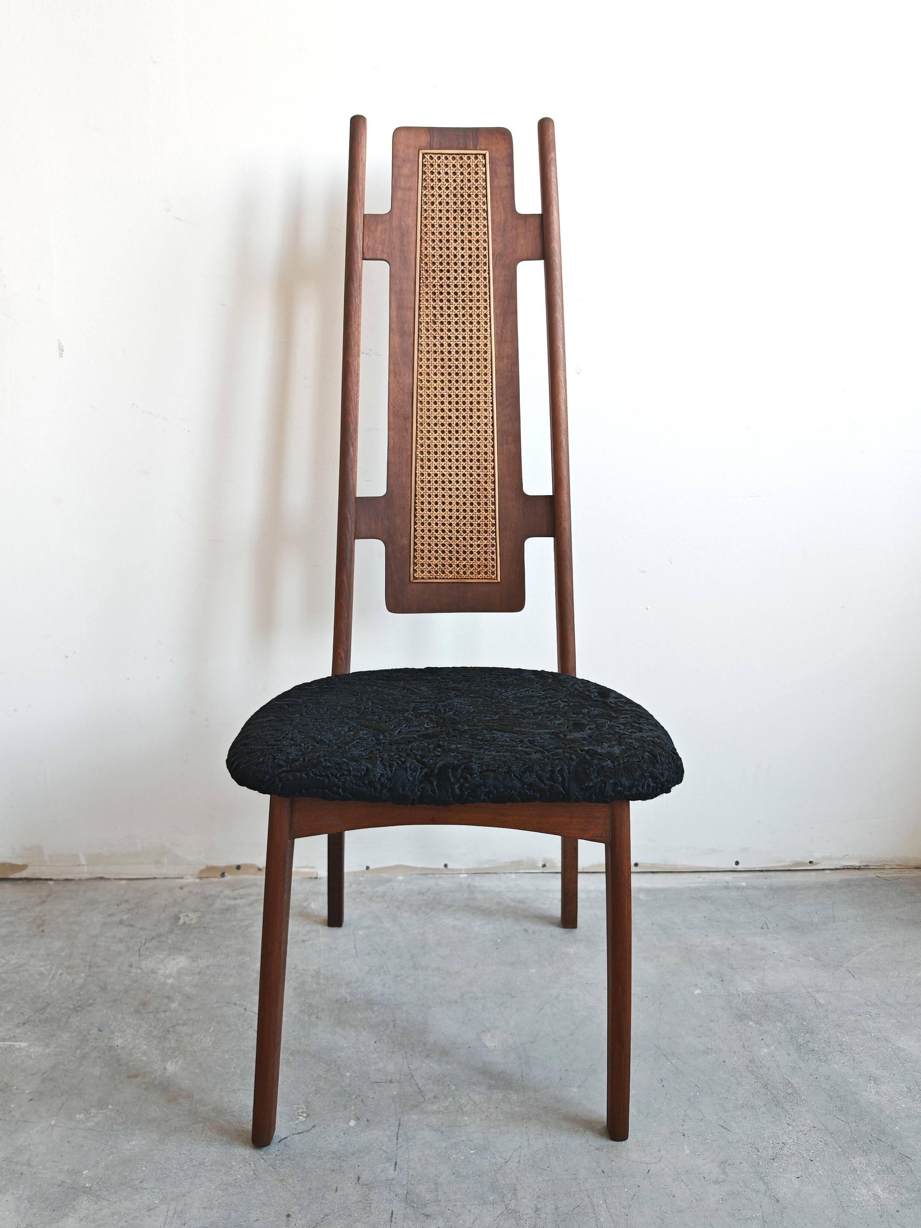 Paire de chaises mid-century en peau d'agneau Astrakan