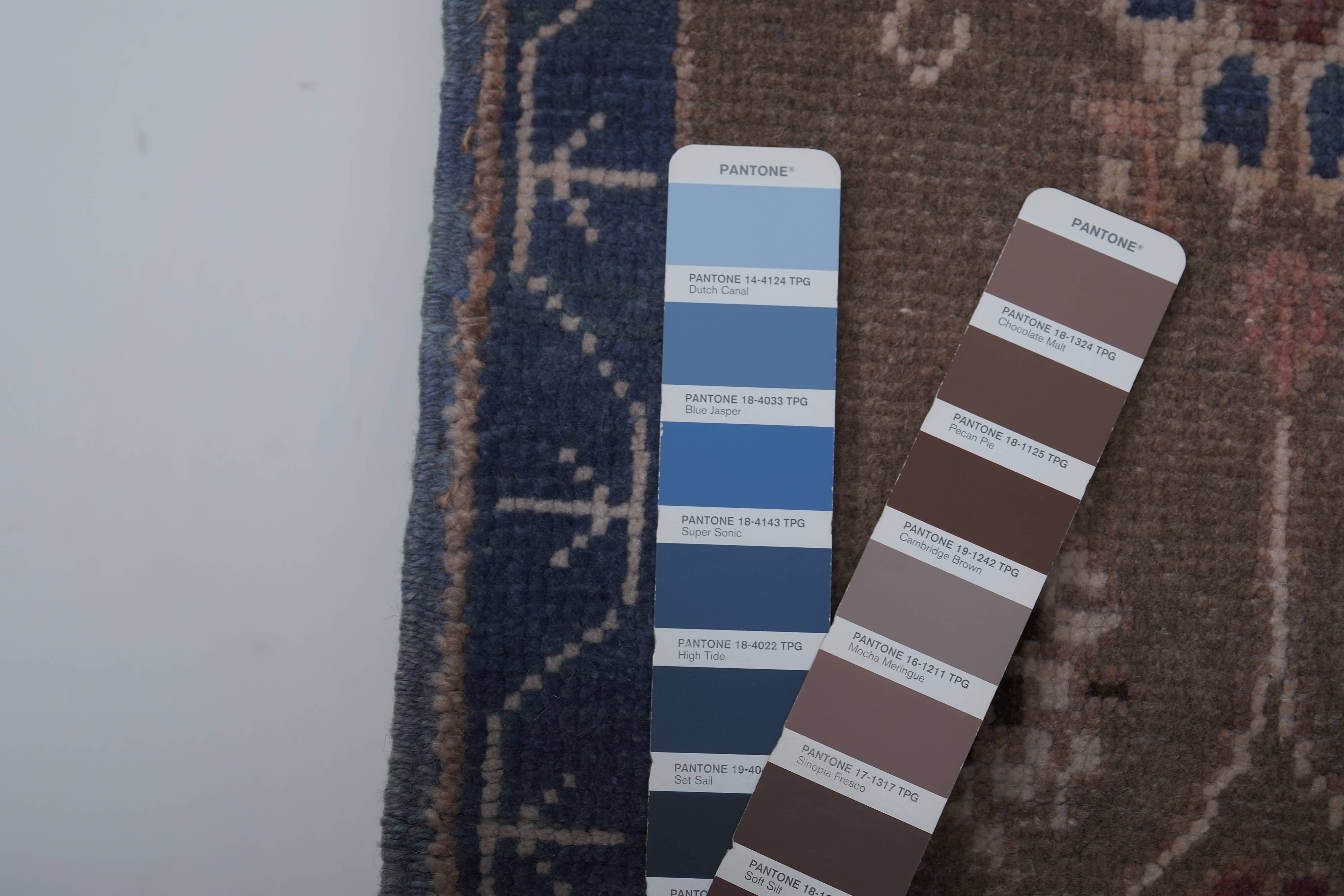 Vintage Turkish Oushak Rug Handwoven 79x230 cm