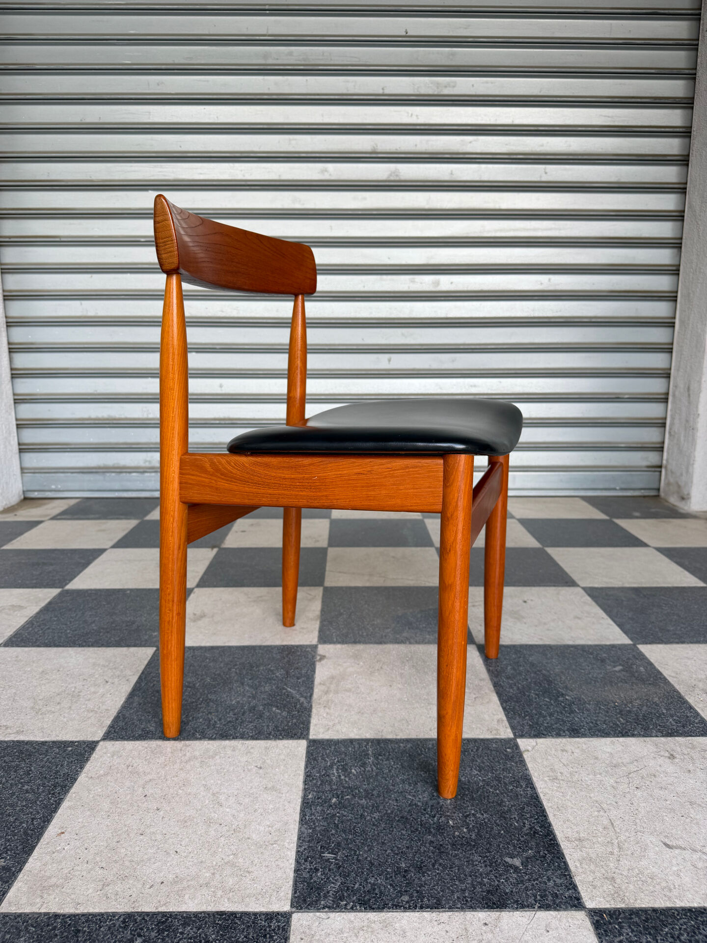 Lot de 4 chaises danoises en teck