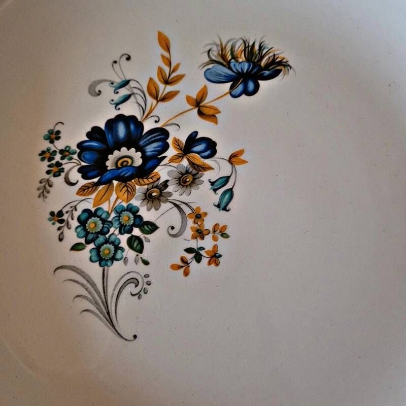 Moulin des Loups Volubilis dessert plates (blue and gold flowers)