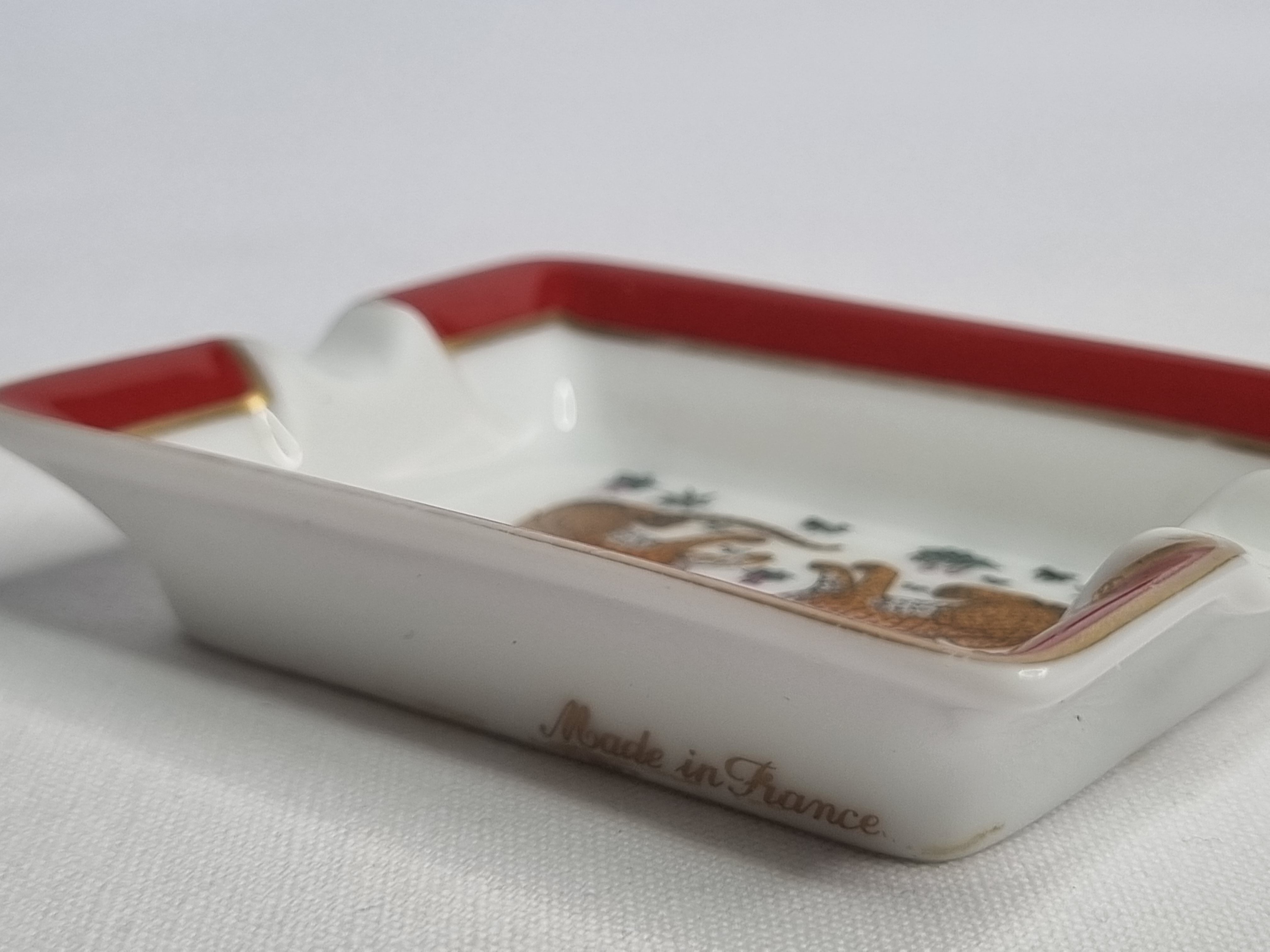 Hermès ashtray decorated with cheetahs, 8 cm