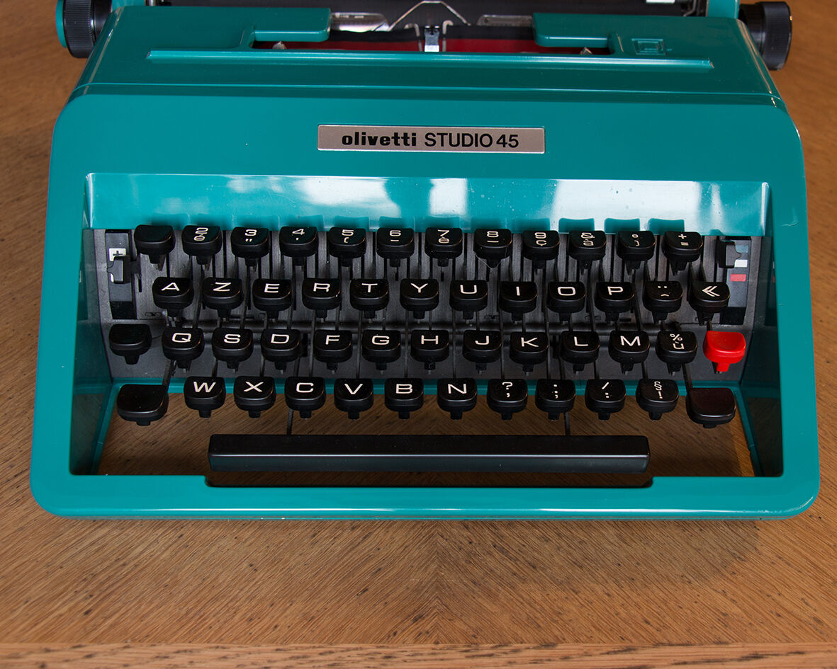 Machine à écrire Olivetti Studio 45