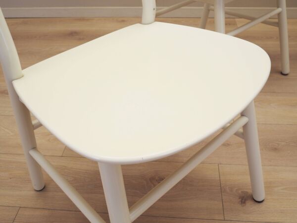 Ensemble de quatre chaises en hêtre, design italien, années 1970, production : Italie