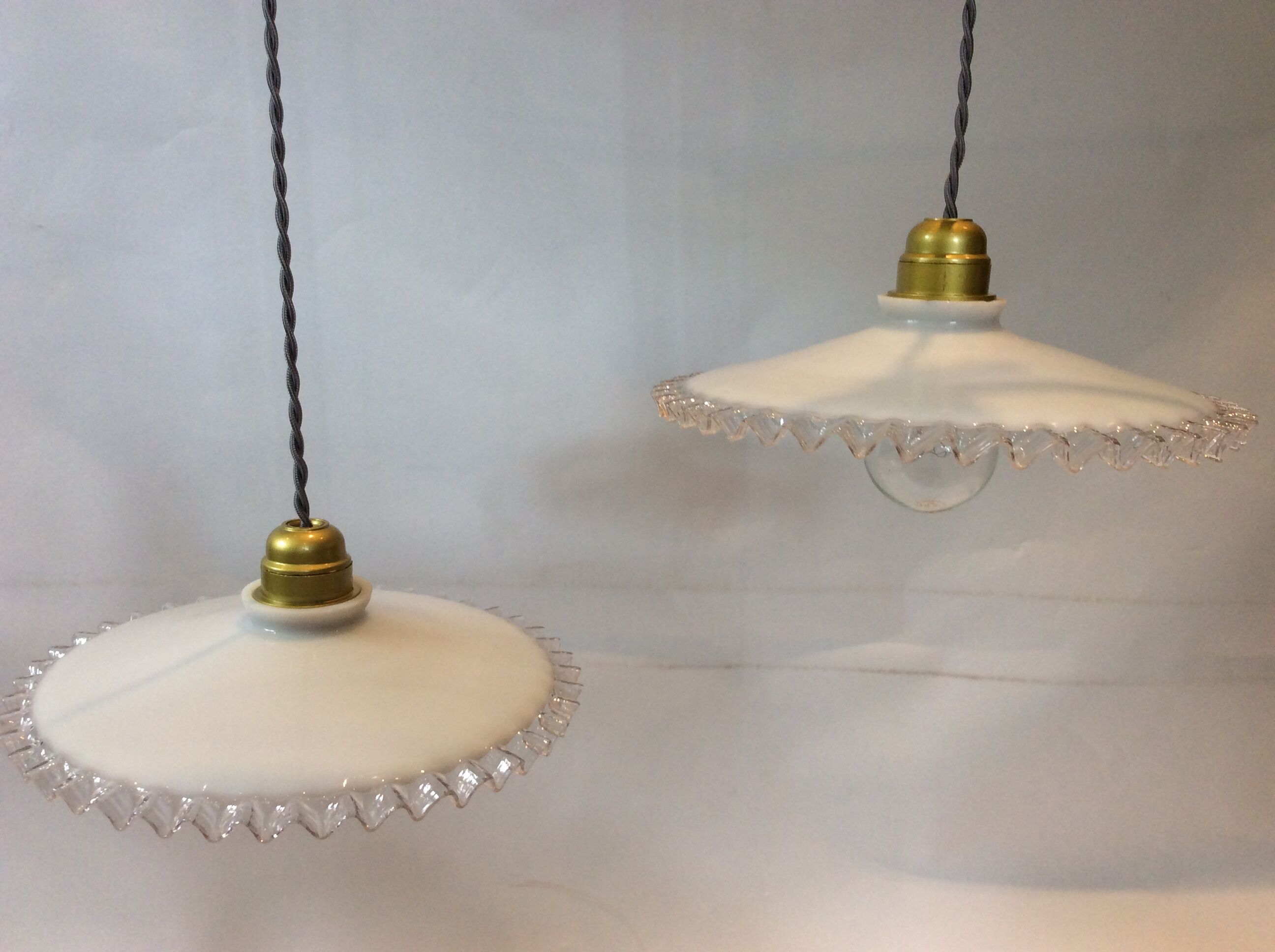 Duo of hanging lamps in opaline