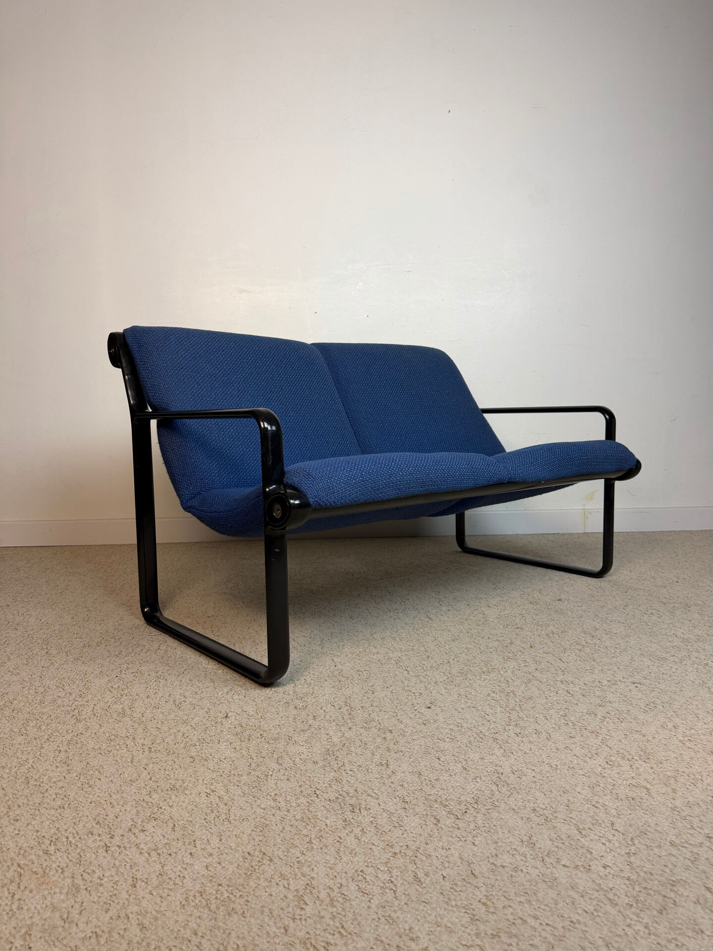 Two-seater bench Bruce Hannah & Andrew Morrison for Knoll