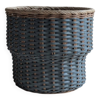 Wicker flowerpot