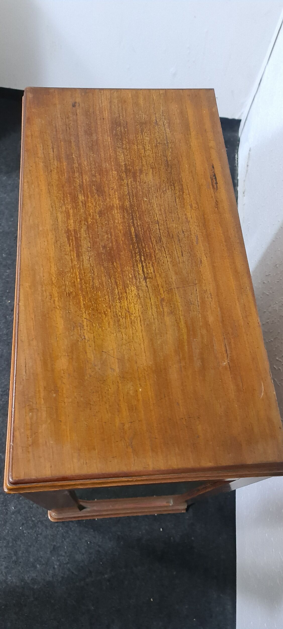 Vitrine de chêne millésimé