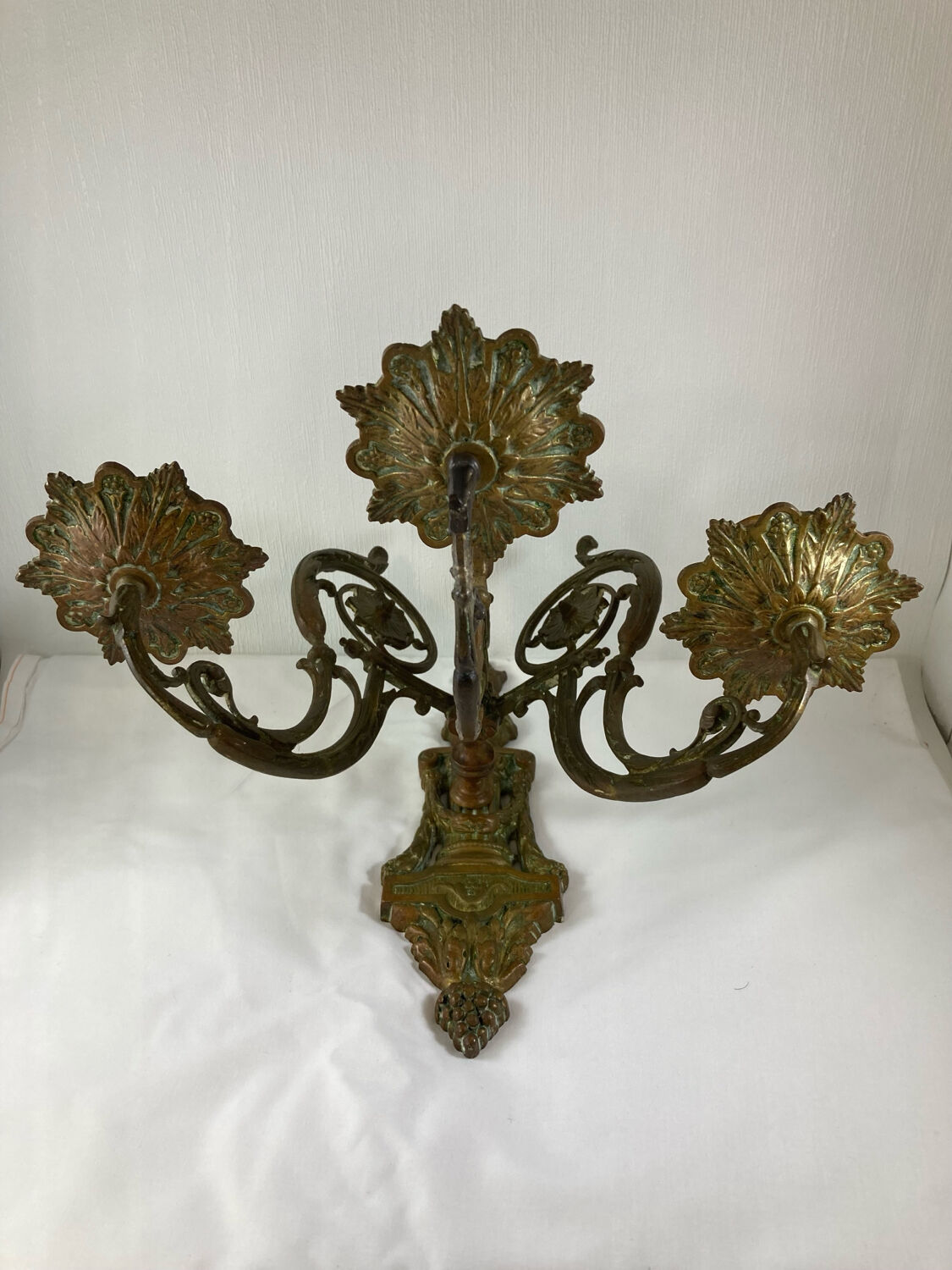Pair of 3-light wall sconces in gilt bronze in the style