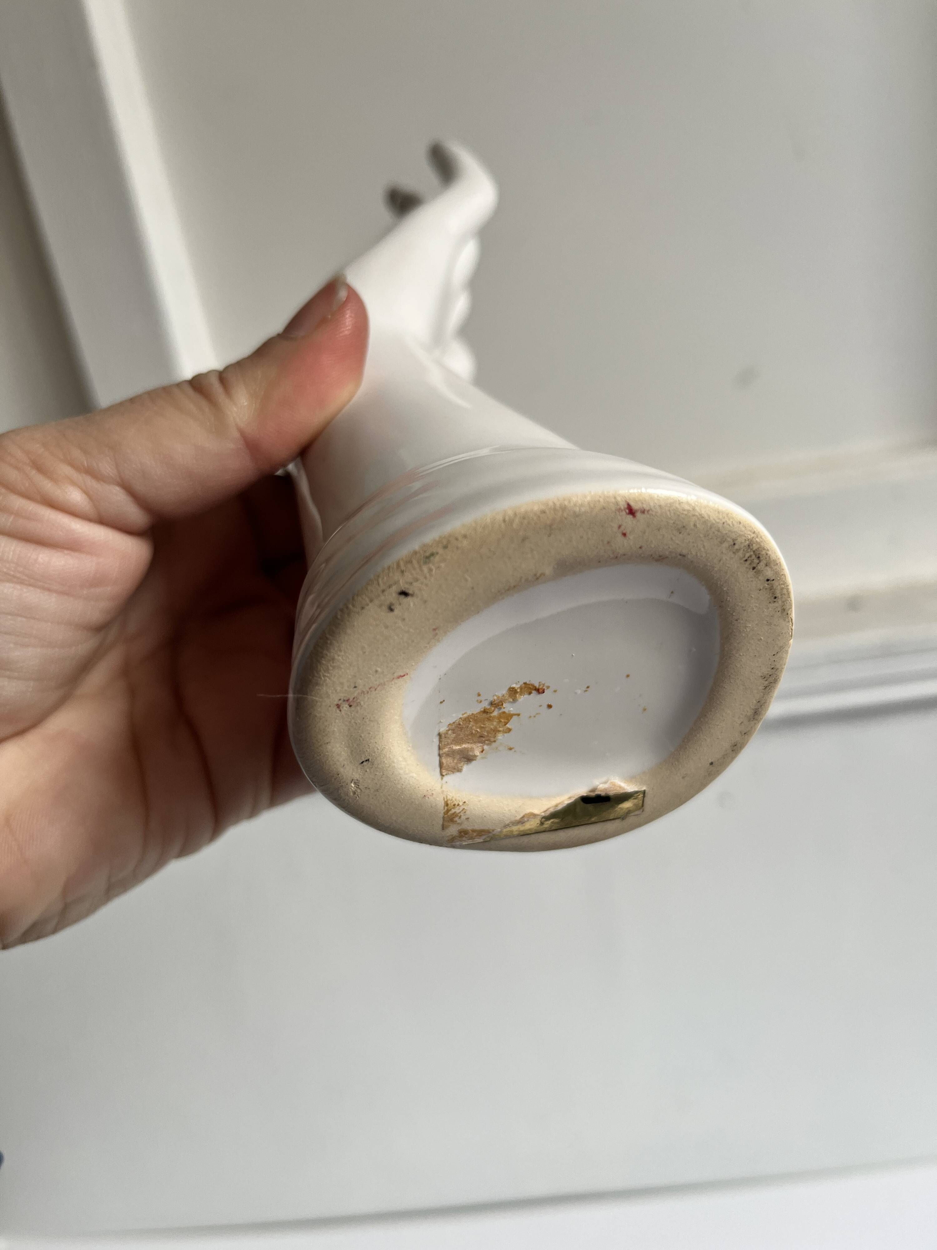Hand-held ceramic ring sizer