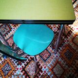Stretch table set in formica and 4 chairs